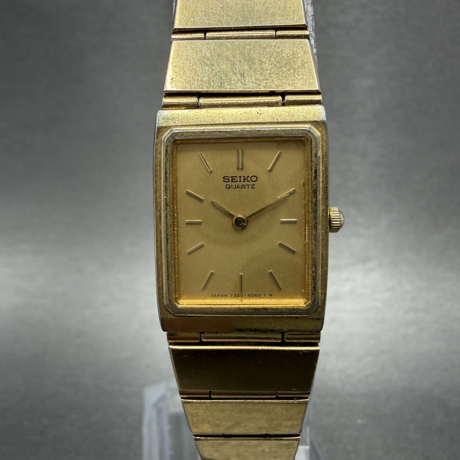 Seiko Tank Watch Women 17mm Gold Dial Gold Tone Rectangle 7320-5039 New Battery0
