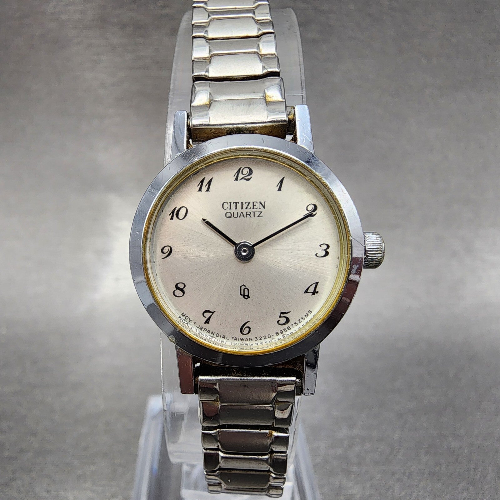 Citizen CQ Watch Women 21mm Silver Dial Silver Tone Round 3220891236  New Batt0