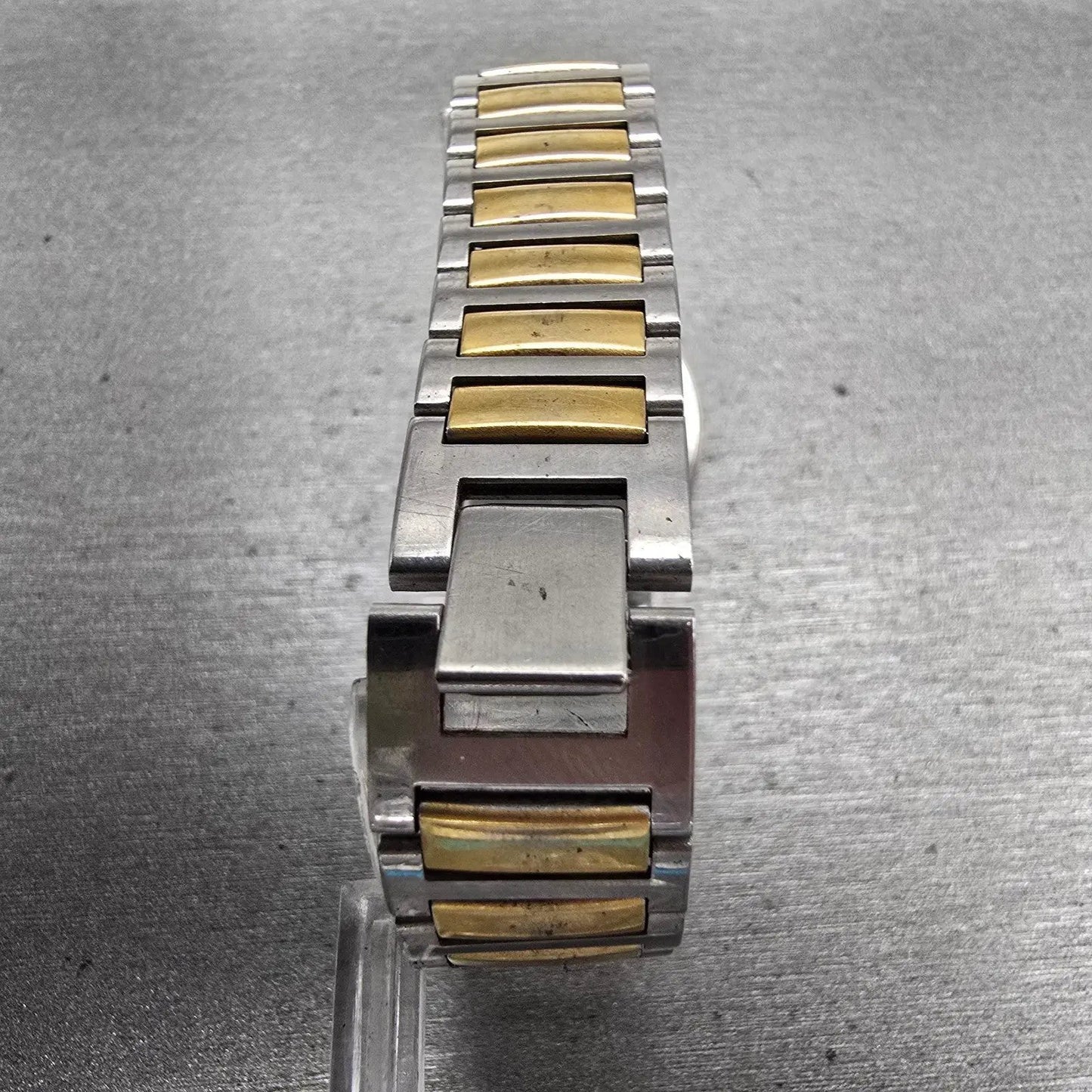Seiko Alba Urban Watch Women 24mm White Dial Two Tone Round V301-6B60 NewBattery7