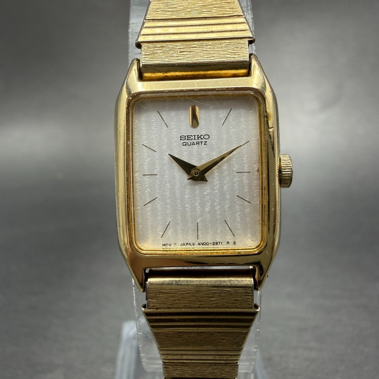 Seiko Tank Watch Women 17mm Silver Dial Gold Tone 4N00-5129 New Battery Vintage0