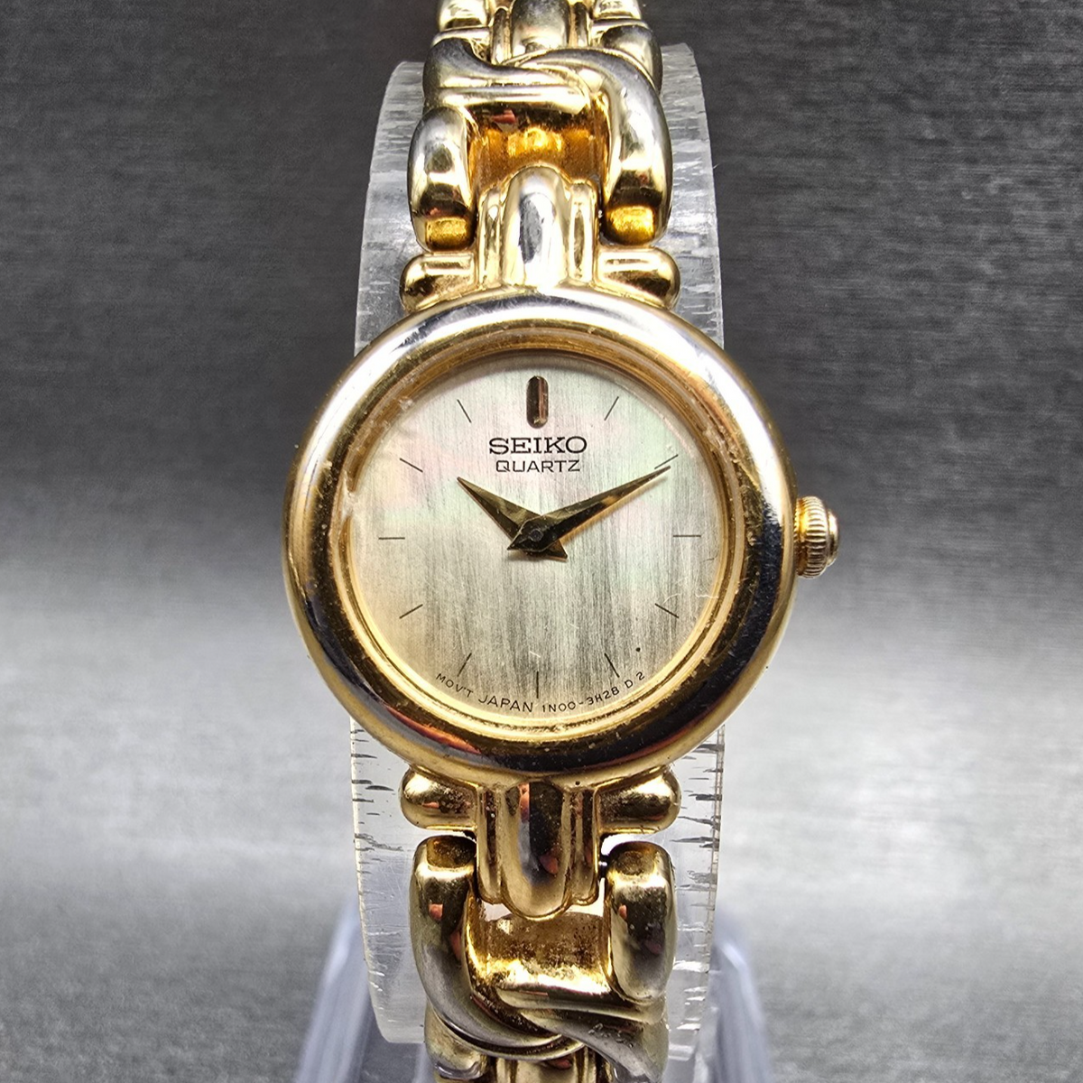 Seiko Watch Women 19mm MOP Dial Gold Tone Round 1N00-0J49 New Battery Vintage0