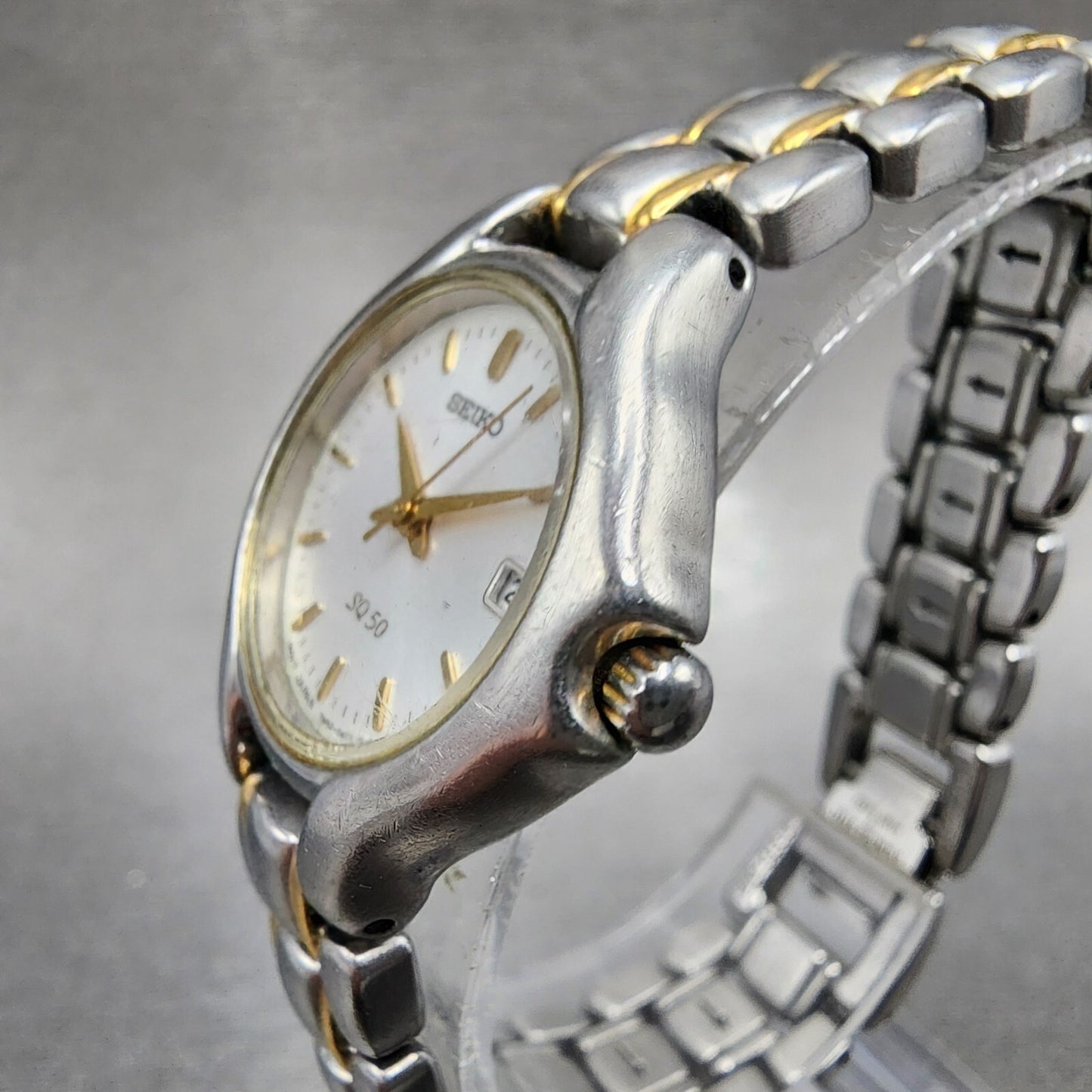 Seiko SQ 50 Watch Women 25mm White Dial Two Tone Date 7n820301 New Battery2