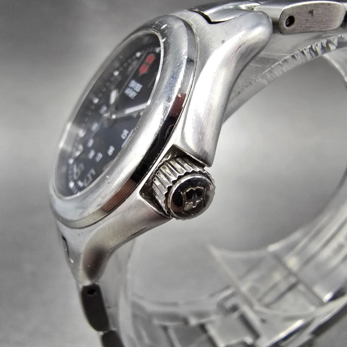 Victorinox Swiss Army Officer Watch Women 28mm Black Dial Steel Date 241033 Runs3