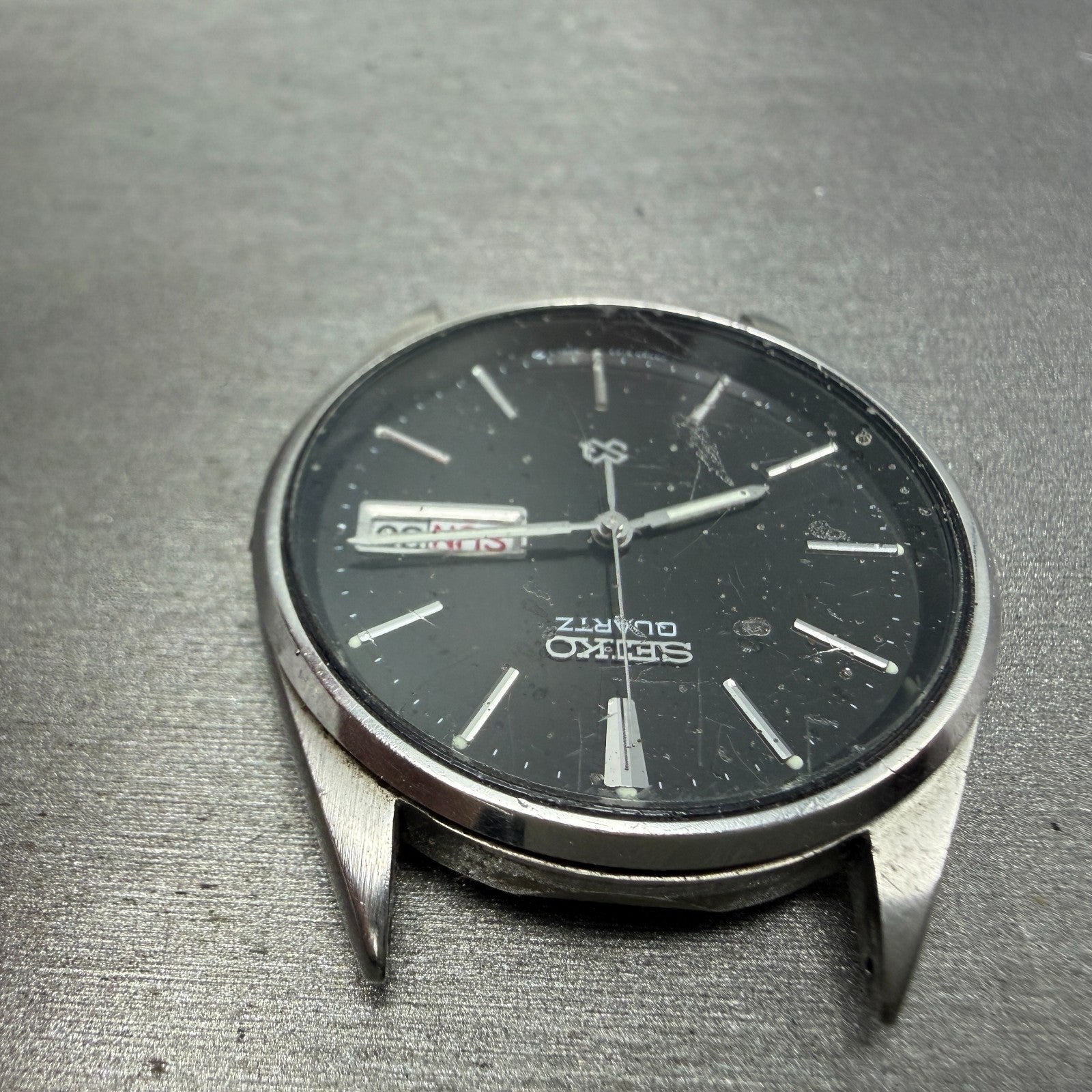 Seiko SQ Watch Men 34mm Black Dial Silver Tone Daydate Round 8123-800A PARTS5