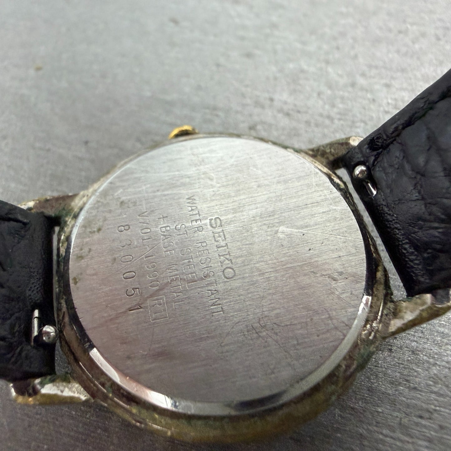 Seiko Watch Women 29mm White Dial Two Tone Round V701-1990 New Battery Vintage9