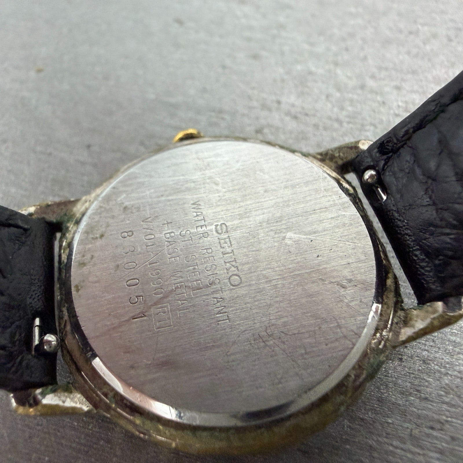 Seiko Watch Women 29mm White Dial Two Tone Round V701-1990 New Battery Vintage9