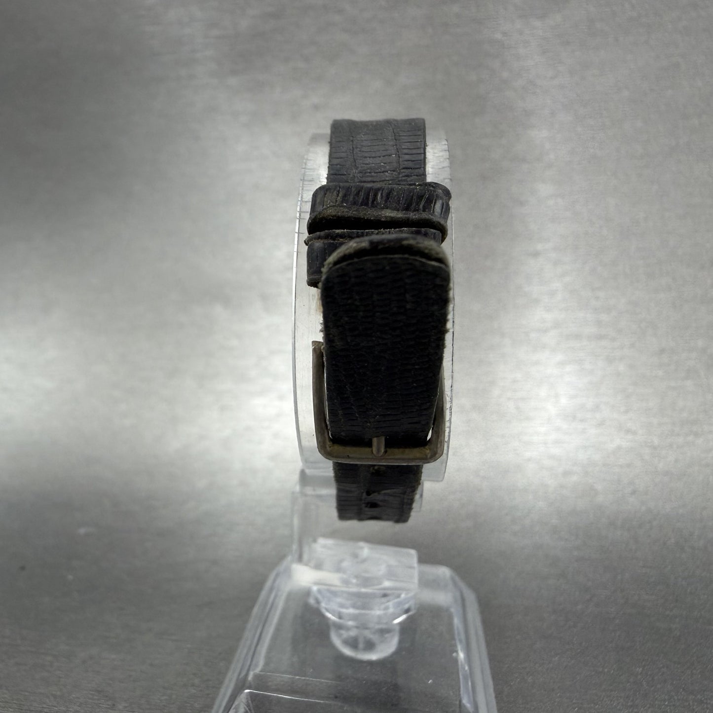 Seiko Tank Watch Women 18mm Champagne Dial Gold Tone 2Y00-5479 New Battery7