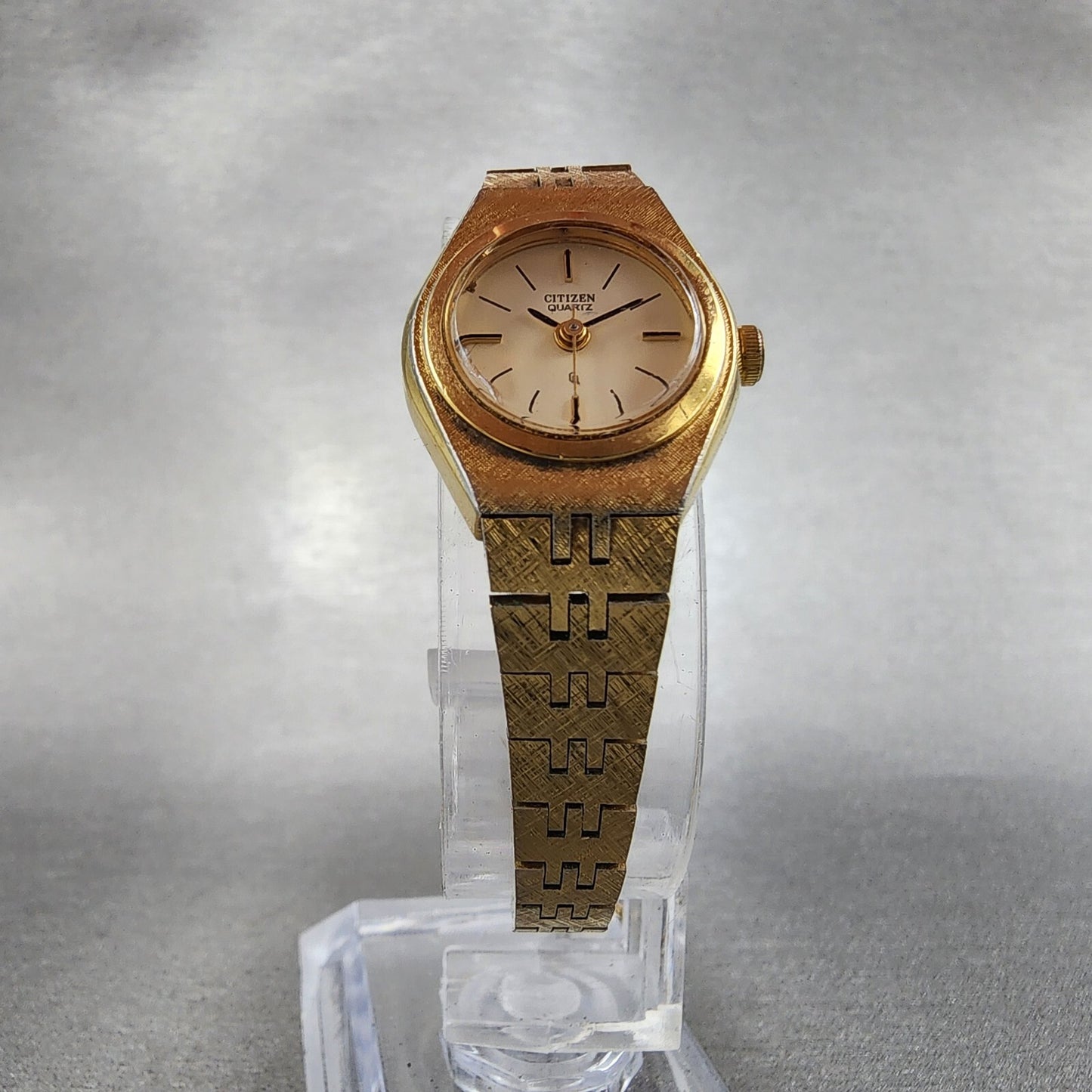 Citizen CQ Watch Women 19mm Cream Dial Gold Tone Round 2030891571 New Battery5
