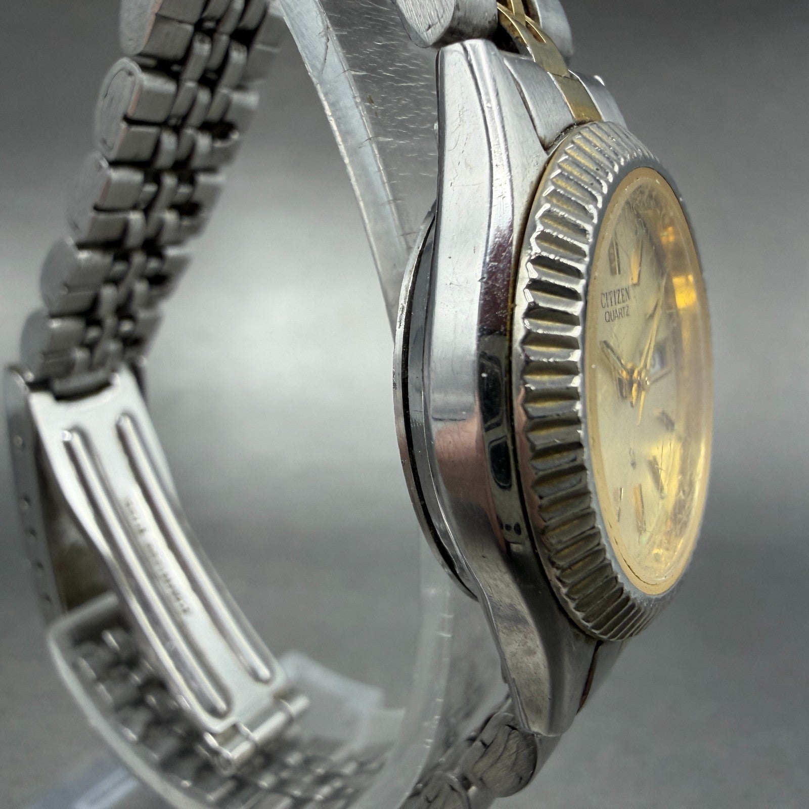 Citizen CQ Watch Women 25mm Champagne Dial Two Tone Daydate 6000-R00413 NewBattX3