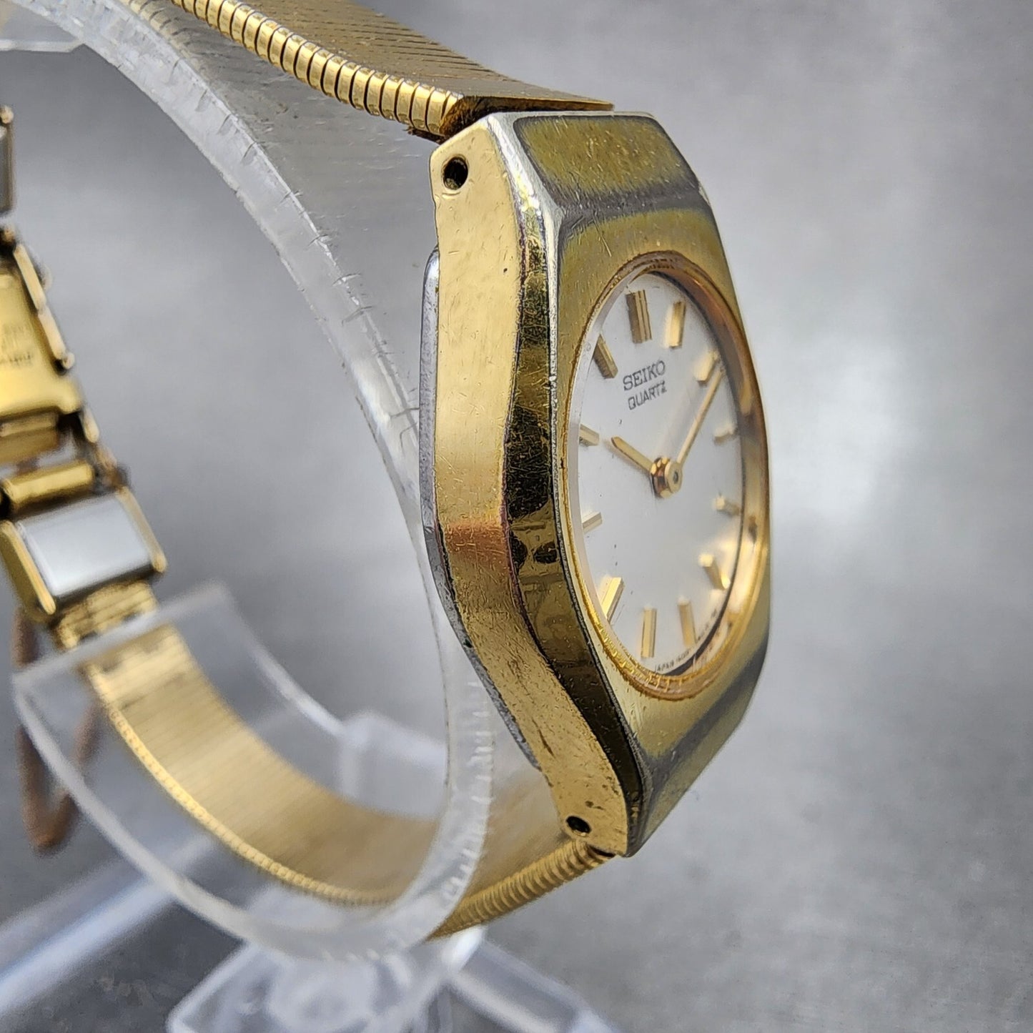Seiko Watch Women 19mm White Dial Gold Tone 1400-0429 New Battery
