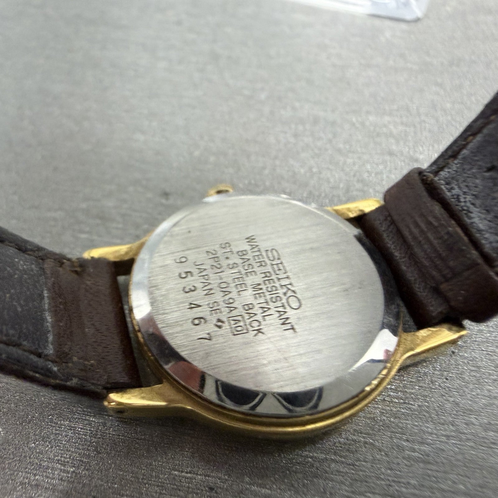 Seiko Watch Women 23mm Champagne Dial Gold Tone Round 2p21-0a9a New Battery9