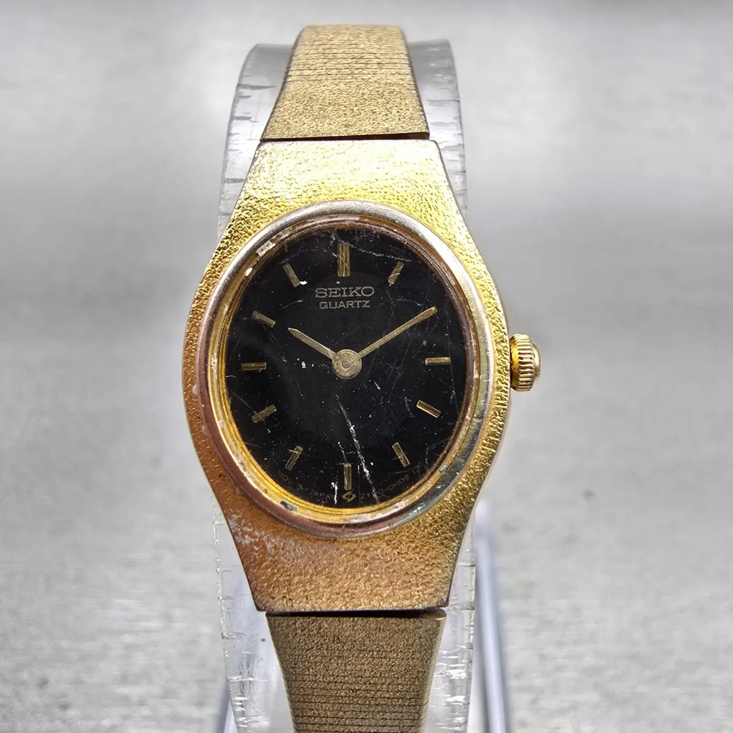 Seiko Watch Women 17mm Black Dial Gold Tone Oval 2Y00-5E29 New Battery Vintage0