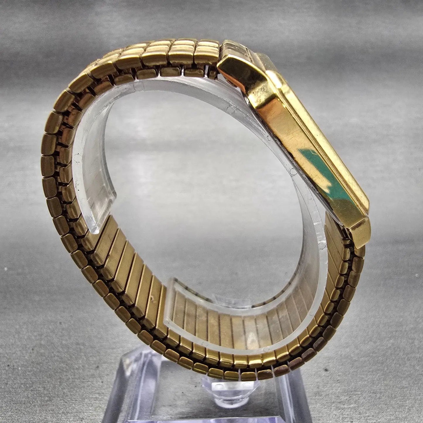 Bulova Watch Men 29mm Champagne Dial Gold Tone Daydate Rectangle 97C28 New Batt8
