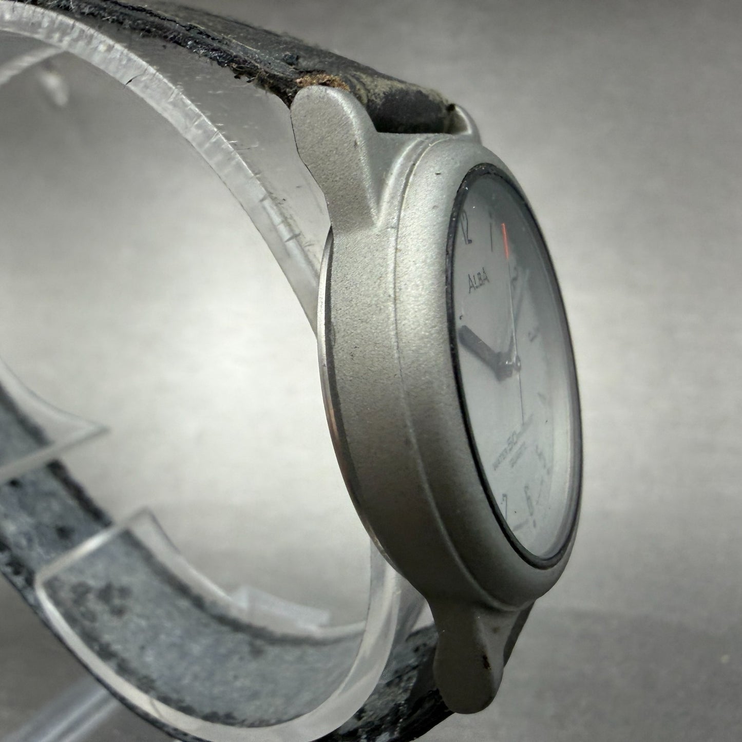 Seiko ALBA Watch Women 30mm Gray Dial Gray Tone Round Y131-6100 New Battery3