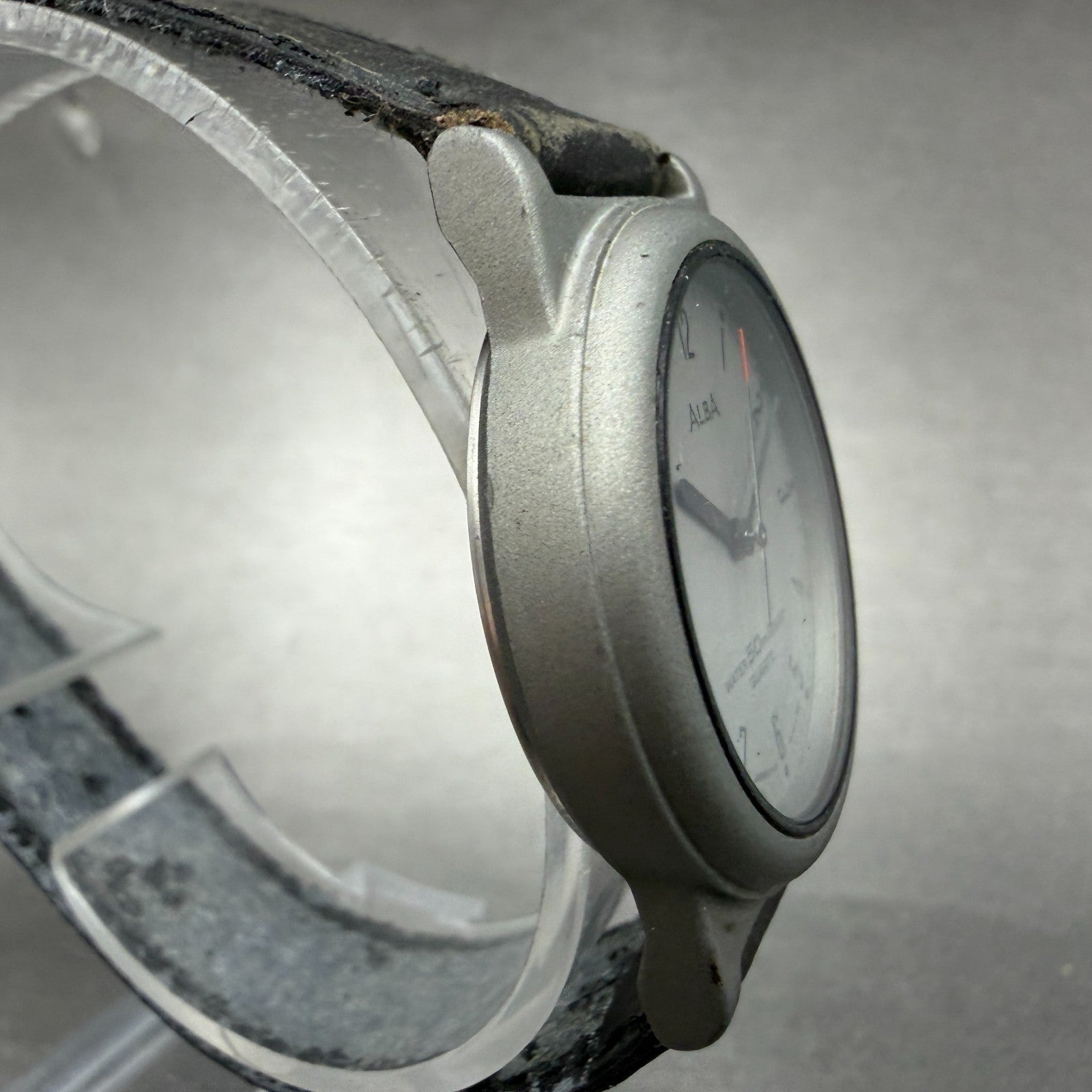 Seiko ALBA Watch Women 30mm Gray Dial Gray Tone Round Y131-6100 New Battery3