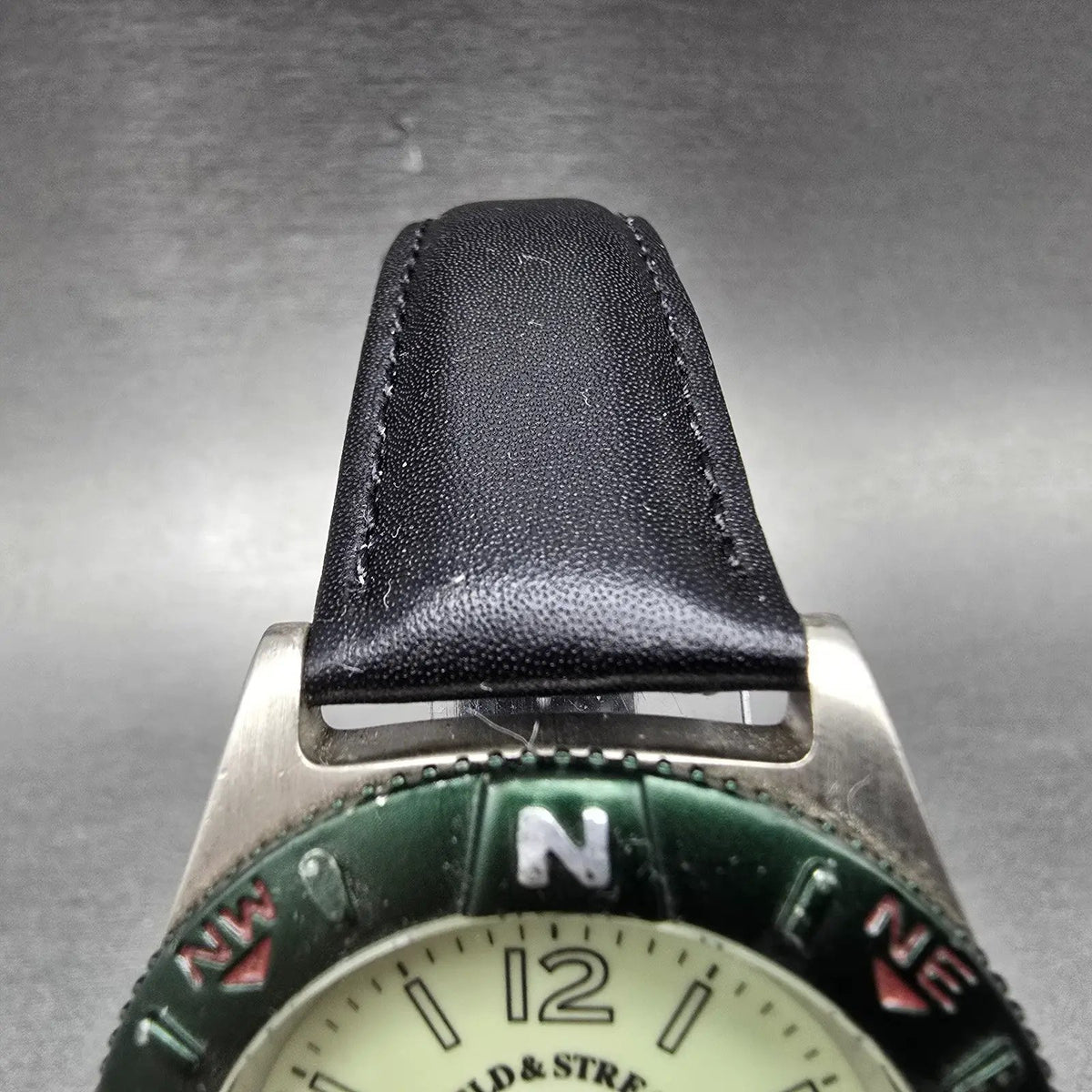 Field & Stream Watch Men 39mm Luminous Dial Silver Tone Daydate Round New Batt4