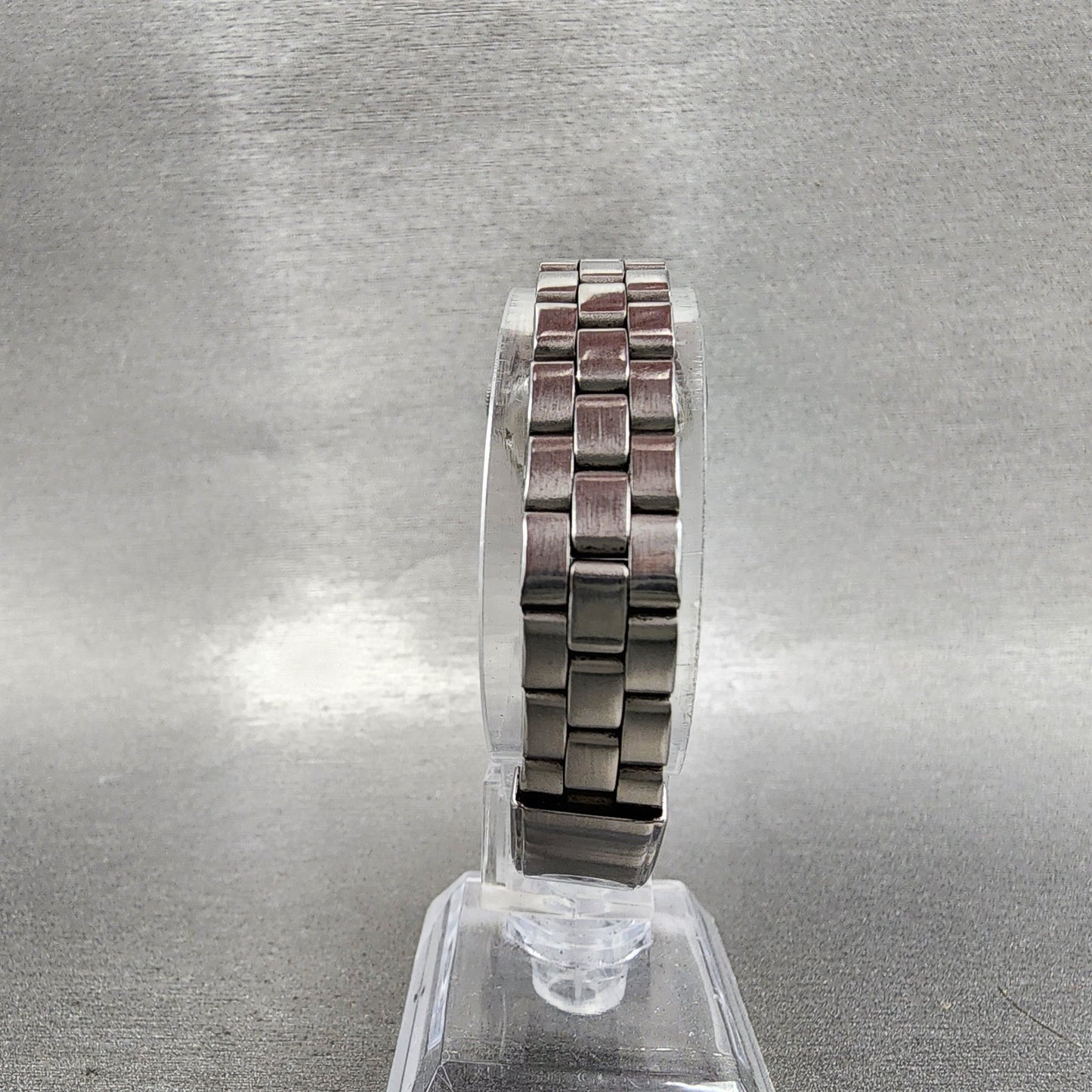 Seiko 5 Automatic Watch Women 23mm Silver Dial Silver Tone Daydate 42060332 Run7