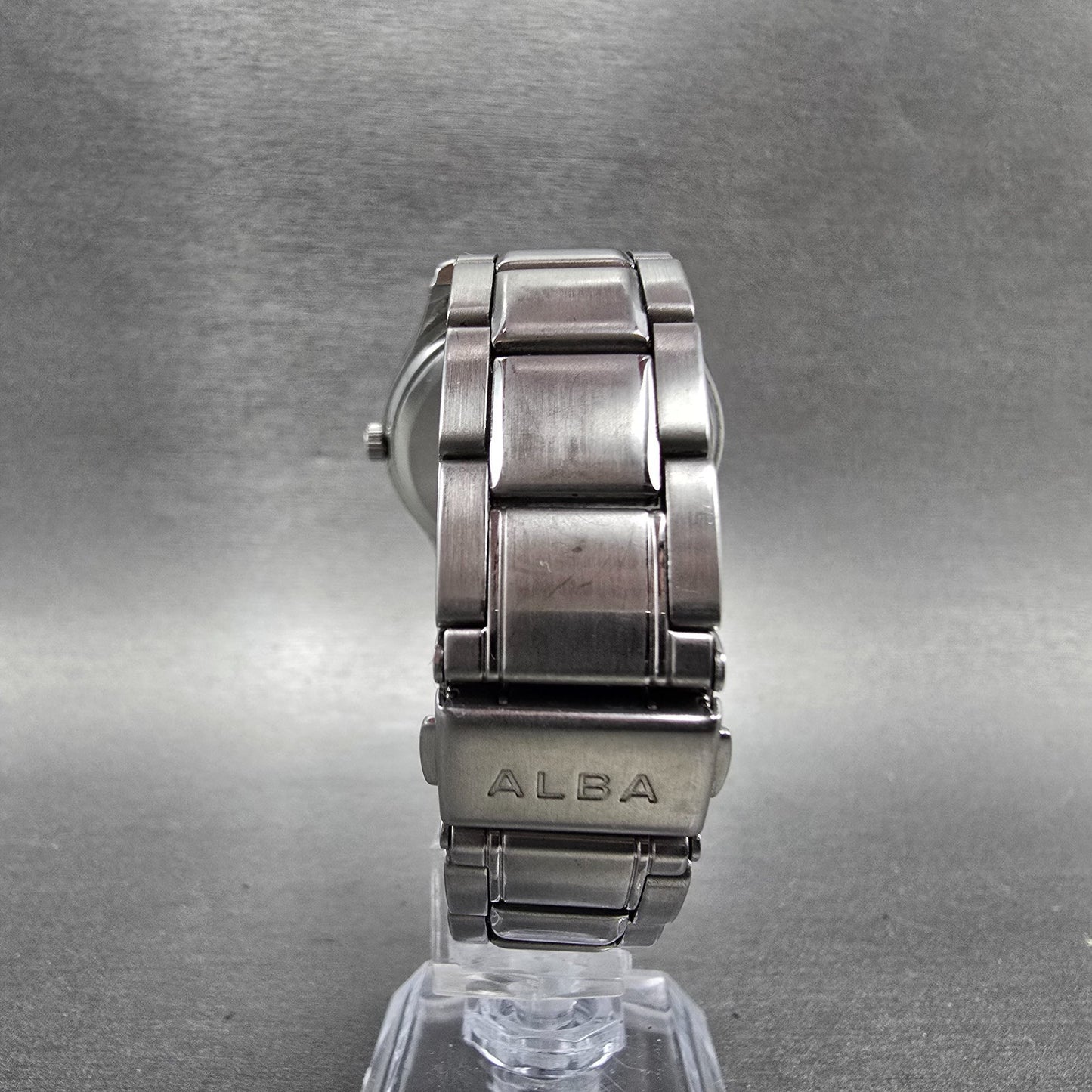 Seiko Alba Solar Watch Men 36mm Silver Dial Silver Tone Daydate V158-0AX0 Runs X7