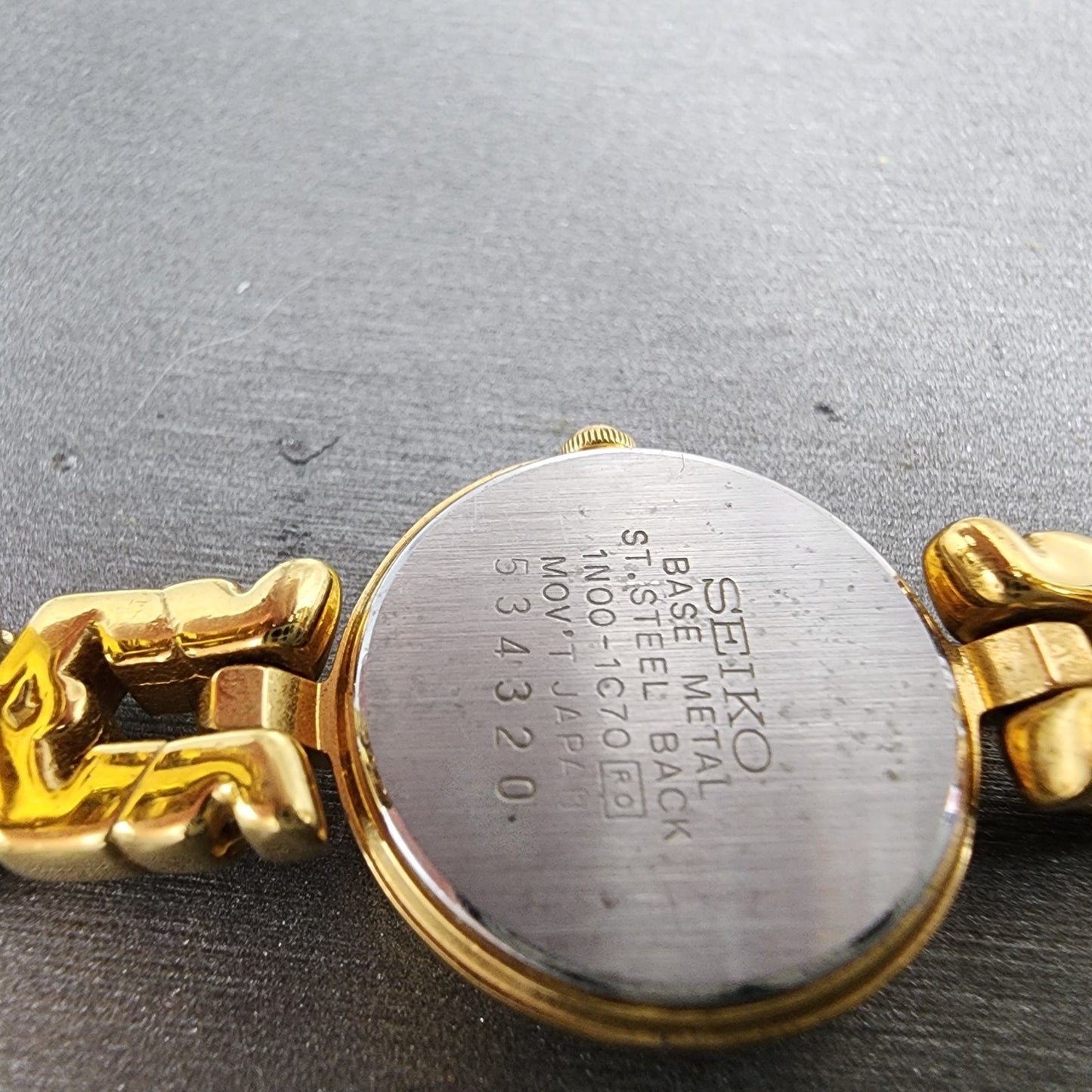 Seiko Watch Women 20mm Champagne Dial Gold Tone Round 1n001c70 New Battery9