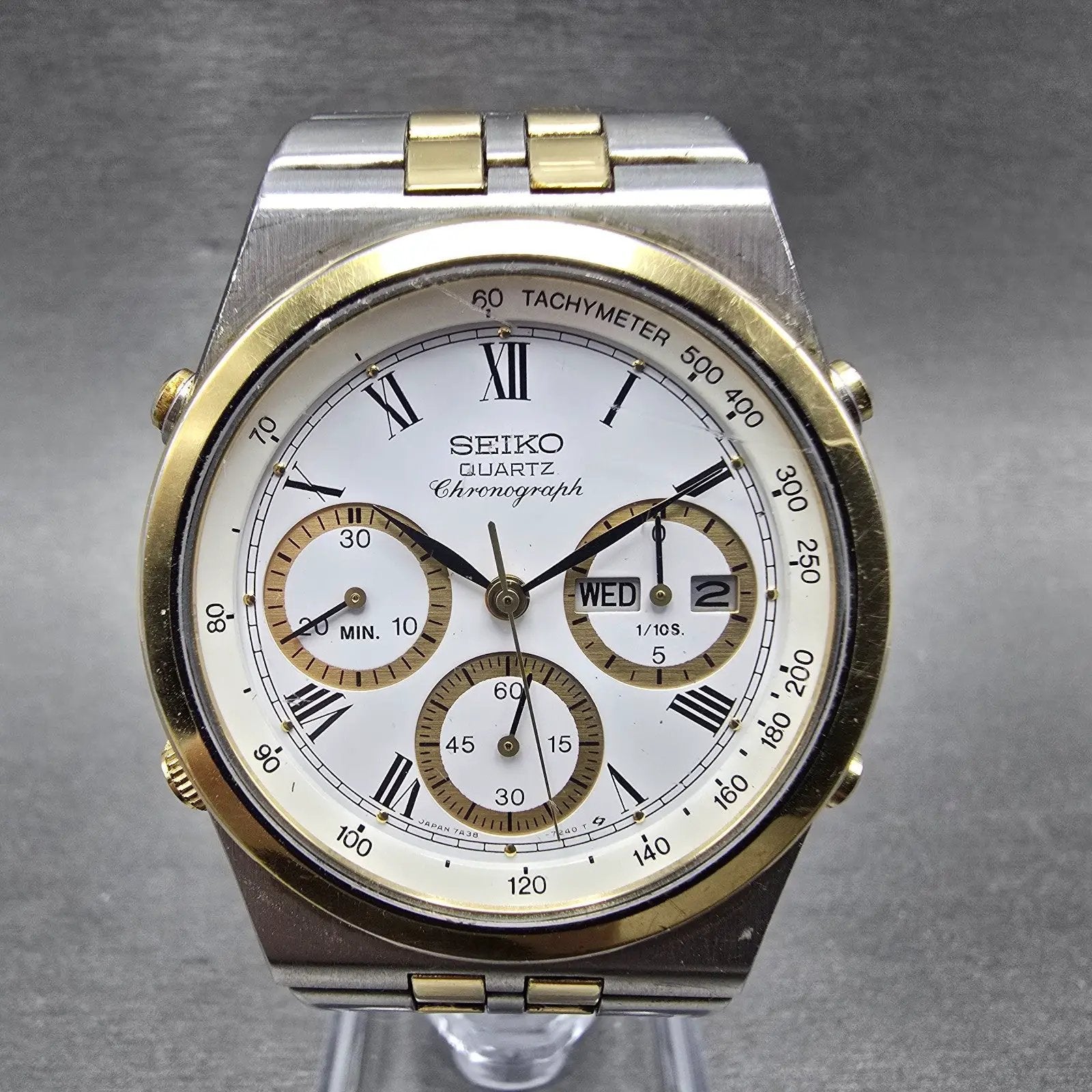 Seiko Chronograph Watch Men 37mm White Dial Two Tone Daydate 7A38-7289 PARTS0