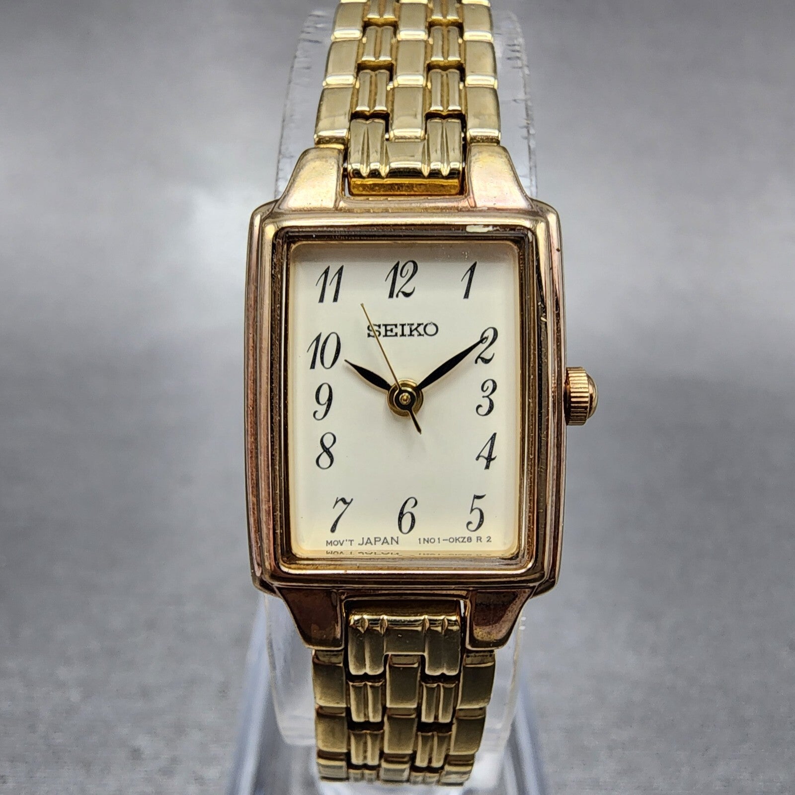 Seiko Tank Watch Women 16mm White Dial Gold Tone Rectangle 1n010fh0 New Battery0