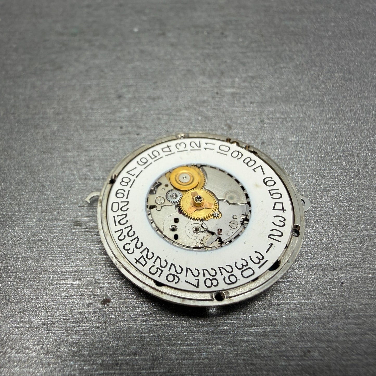 ETA 555.412 Watch Movement Quartz Date White Disk 7 Jewels PARTS P942 Swiss2