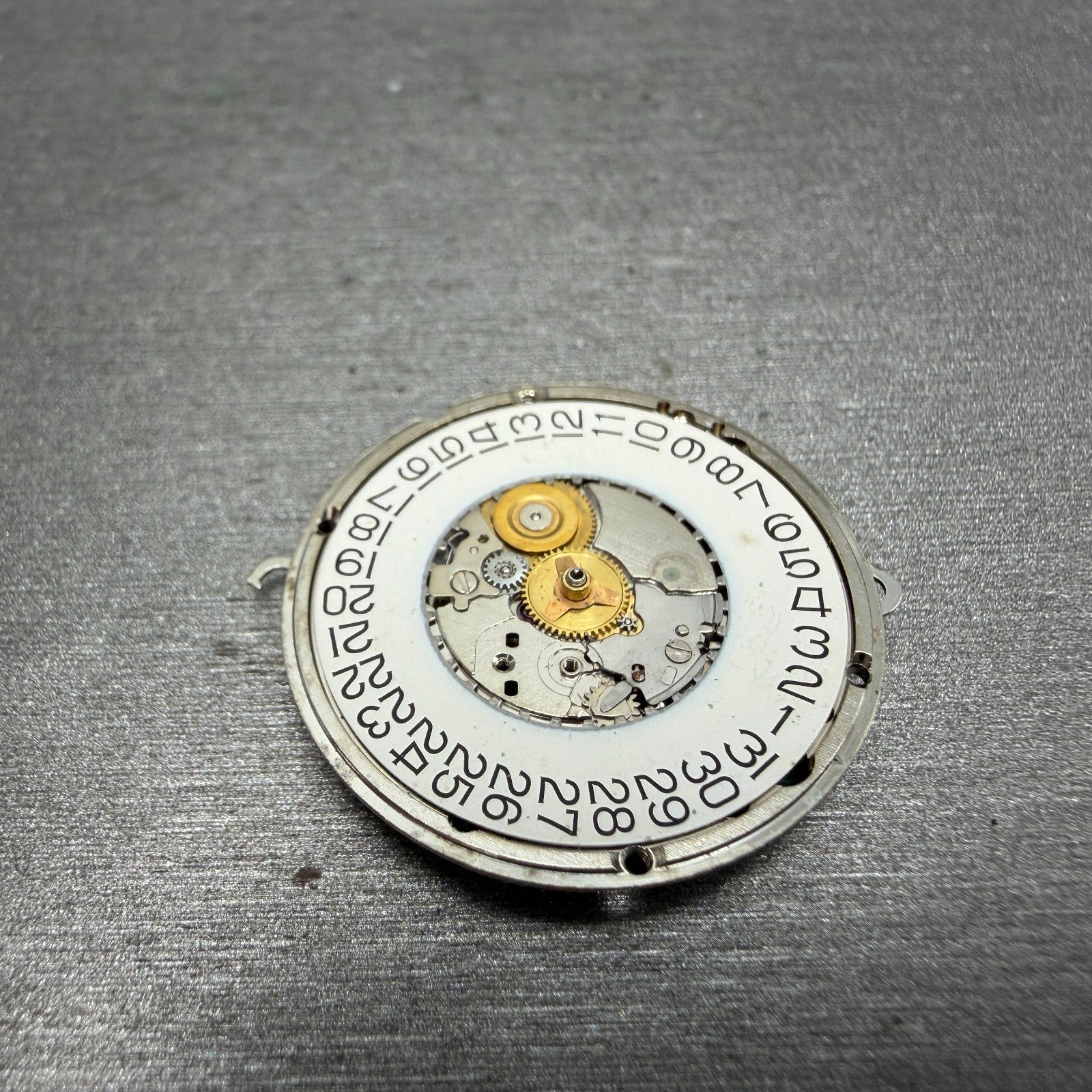 ETA 555.412 Watch Movement Quartz Date White Disk 7 Jewels PARTS P942 Swiss2