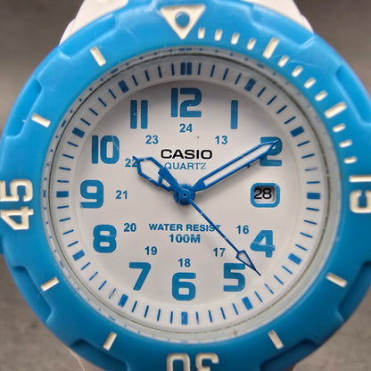 Casio Dive Watch Women 33mm White Dial White & Blue Tone Date LRW-200H New Batt1