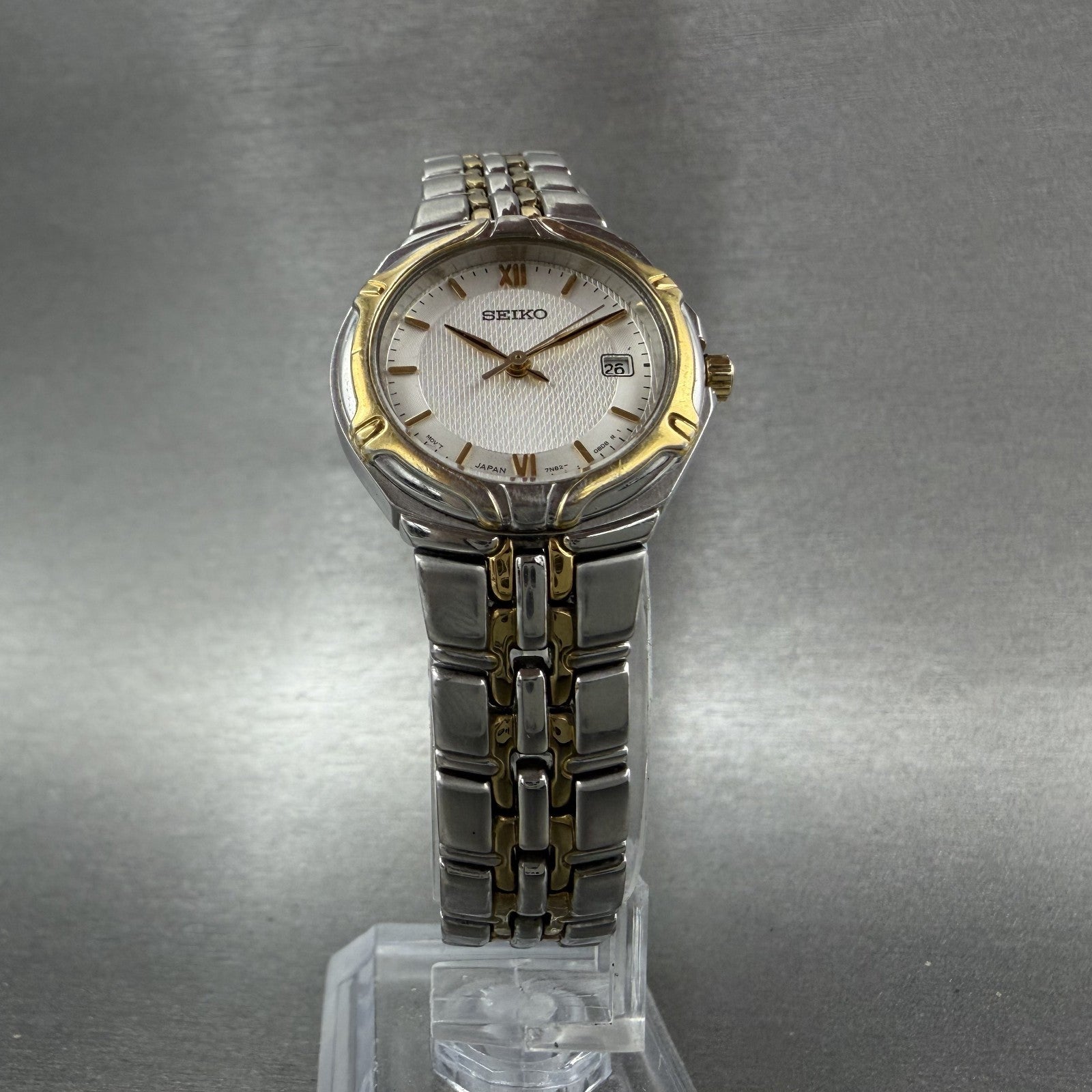 Seiko Watch Women 26mm Silver Dial Two Tone Date Round 7n820at0 New Battery5