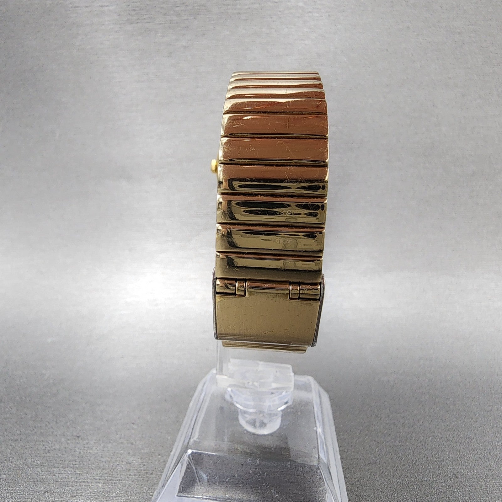 Seiko Watch Women 28mm Champagne Dial Gold Tone Round 5y916010 New Battery7