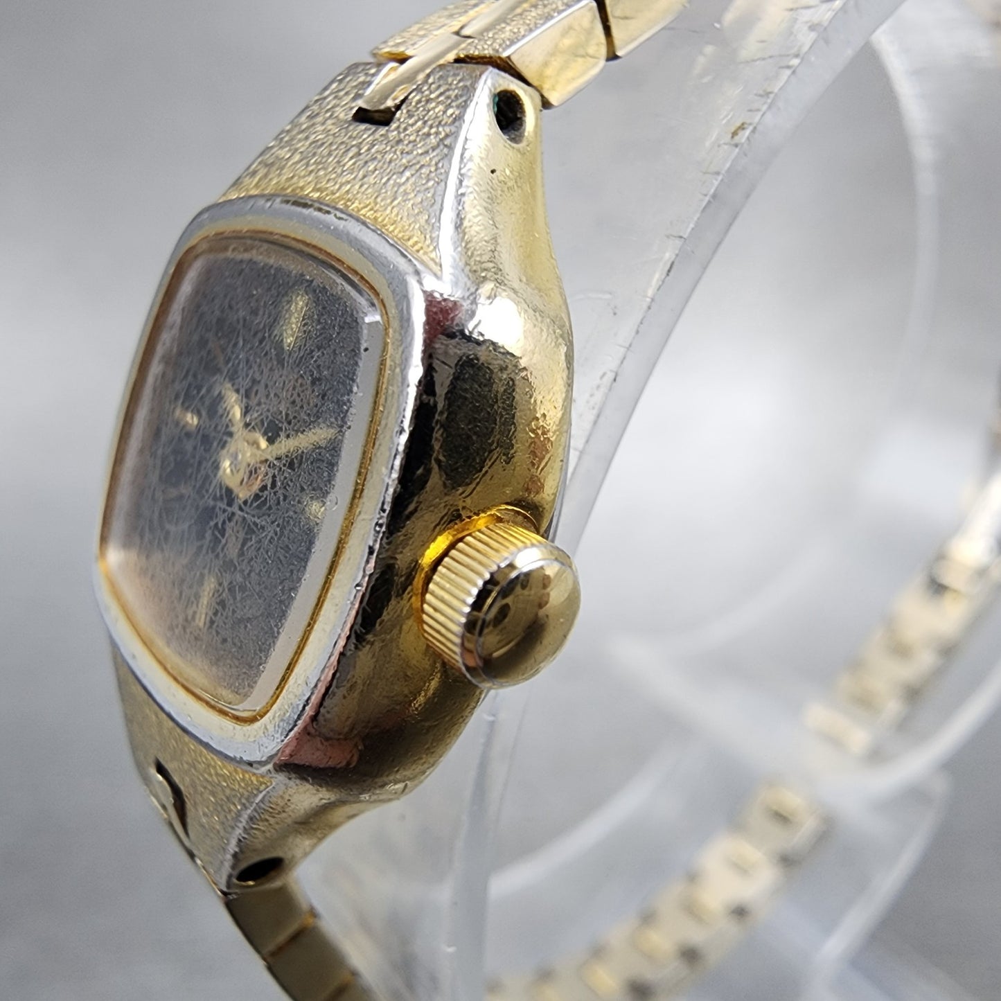 Citizen CQ Watch Women 17mm Black Dial Gold Tone Square 5920S49780 New Battery2