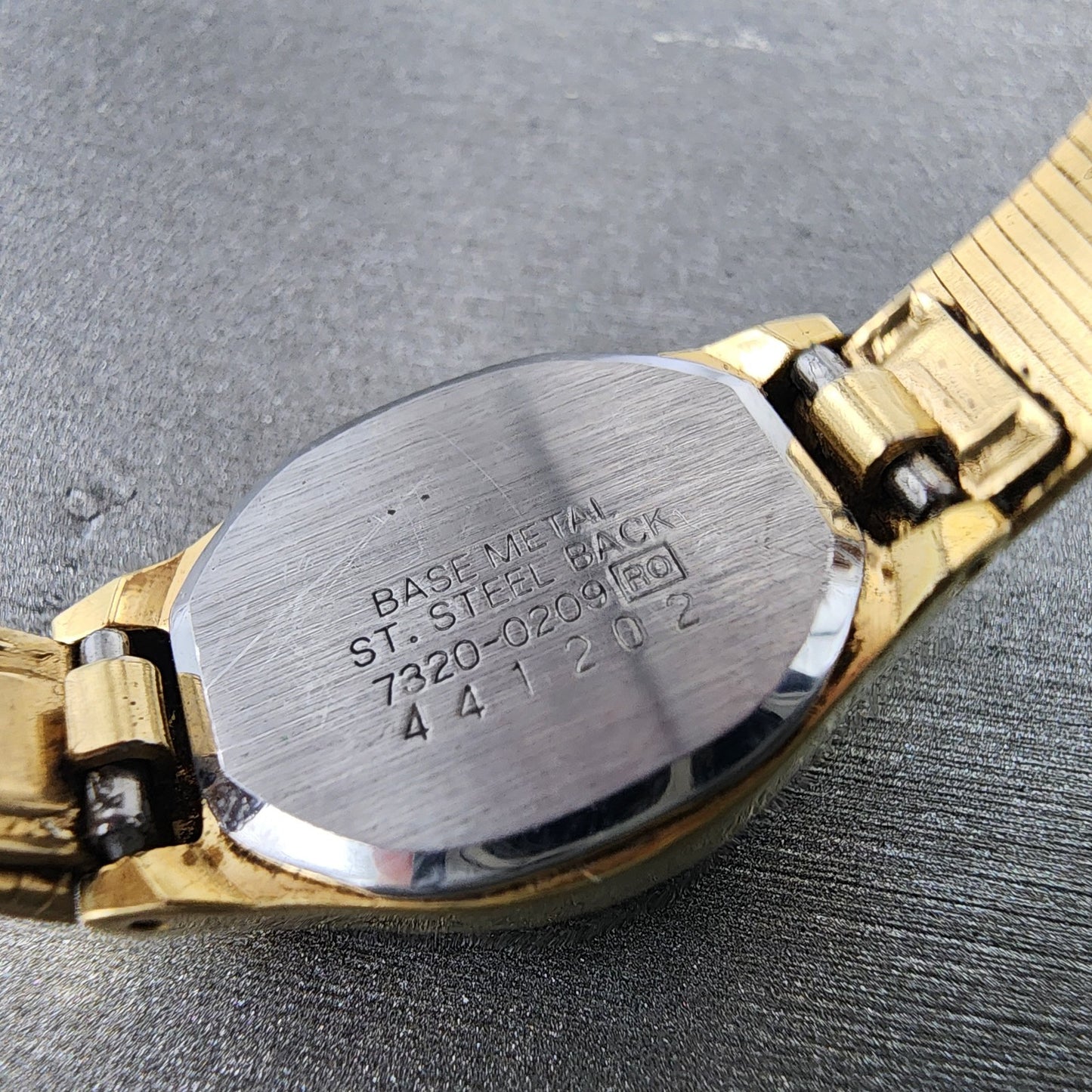 Seiko Watch Women 17mm Champagne Dial Gold Tone Round 73200209 New Battery9