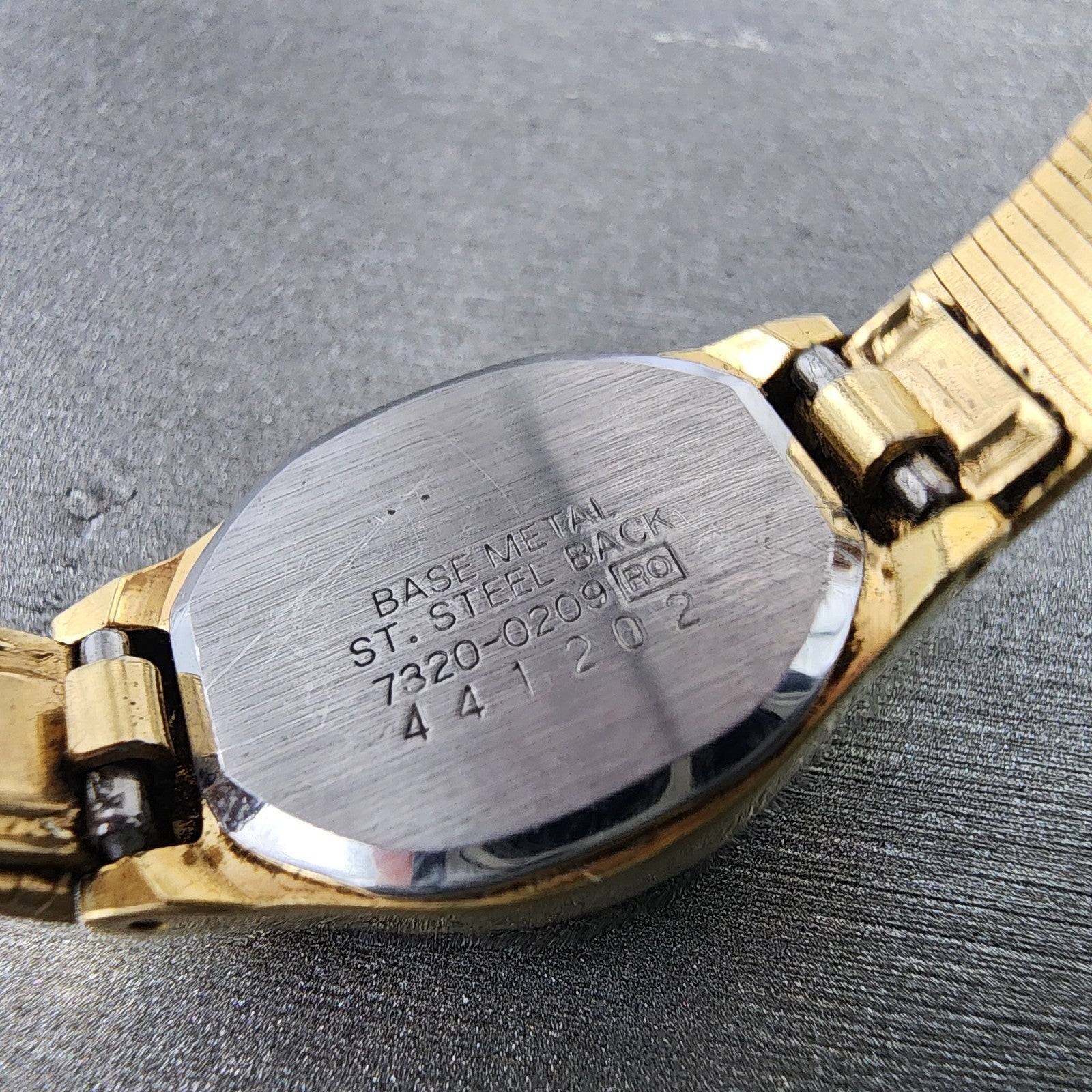Seiko Watch Women 17mm Champagne Dial Gold Tone Round 73200209 New Battery9