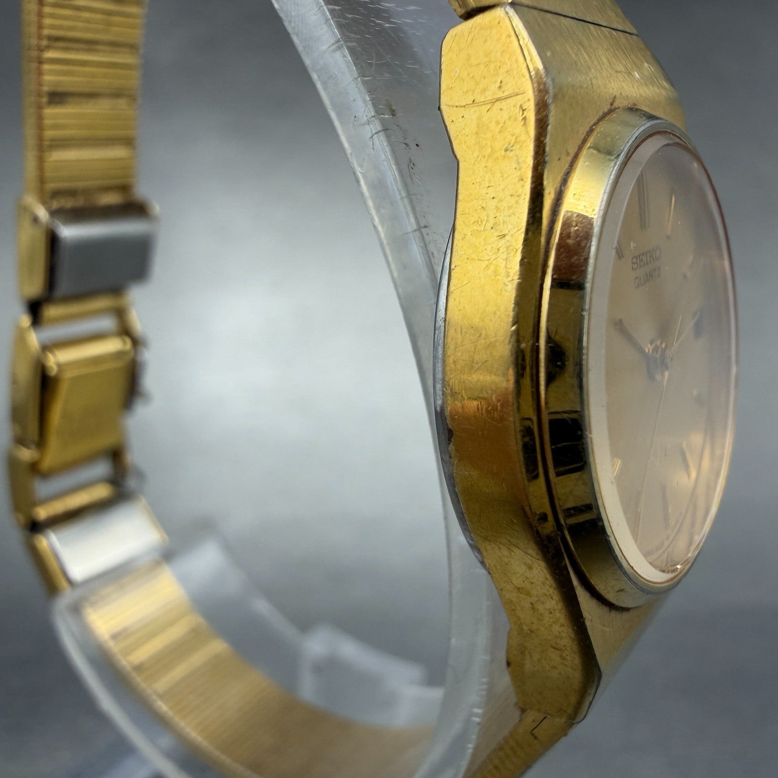 Seiko Watch Women 21mm Champagne Dial Gold Tone Date Round 2A22-0029 New Battery3