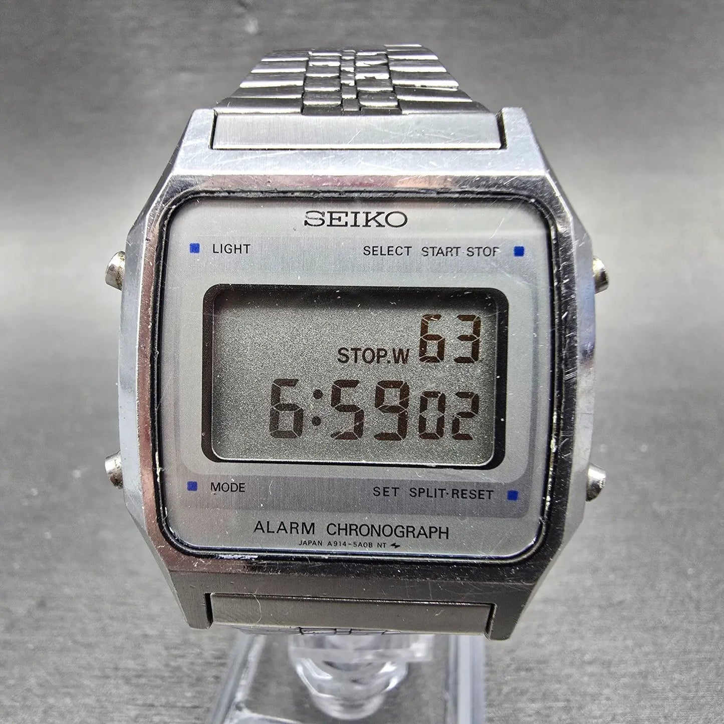 Seiko Digital Watch Men 34mm LCD Silver Alarm Chrono A914-5A09 New battery ABC0