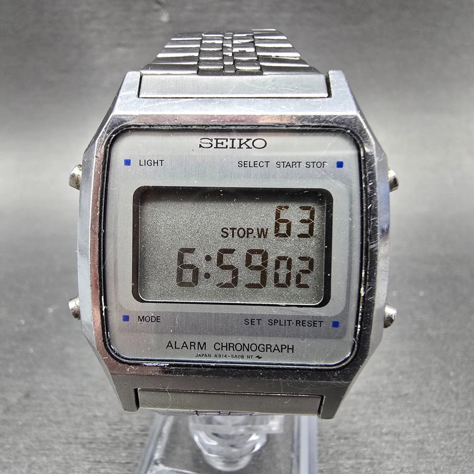 Seiko Digital Watch Men 34mm LCD Silver Alarm Chrono A914-5A09 New battery ABC0