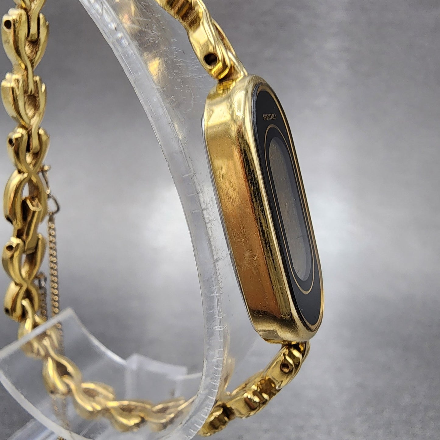 Seiko Digital Watch Women 13mm Gold Dial Gold Tone L6204000 New Battery3
