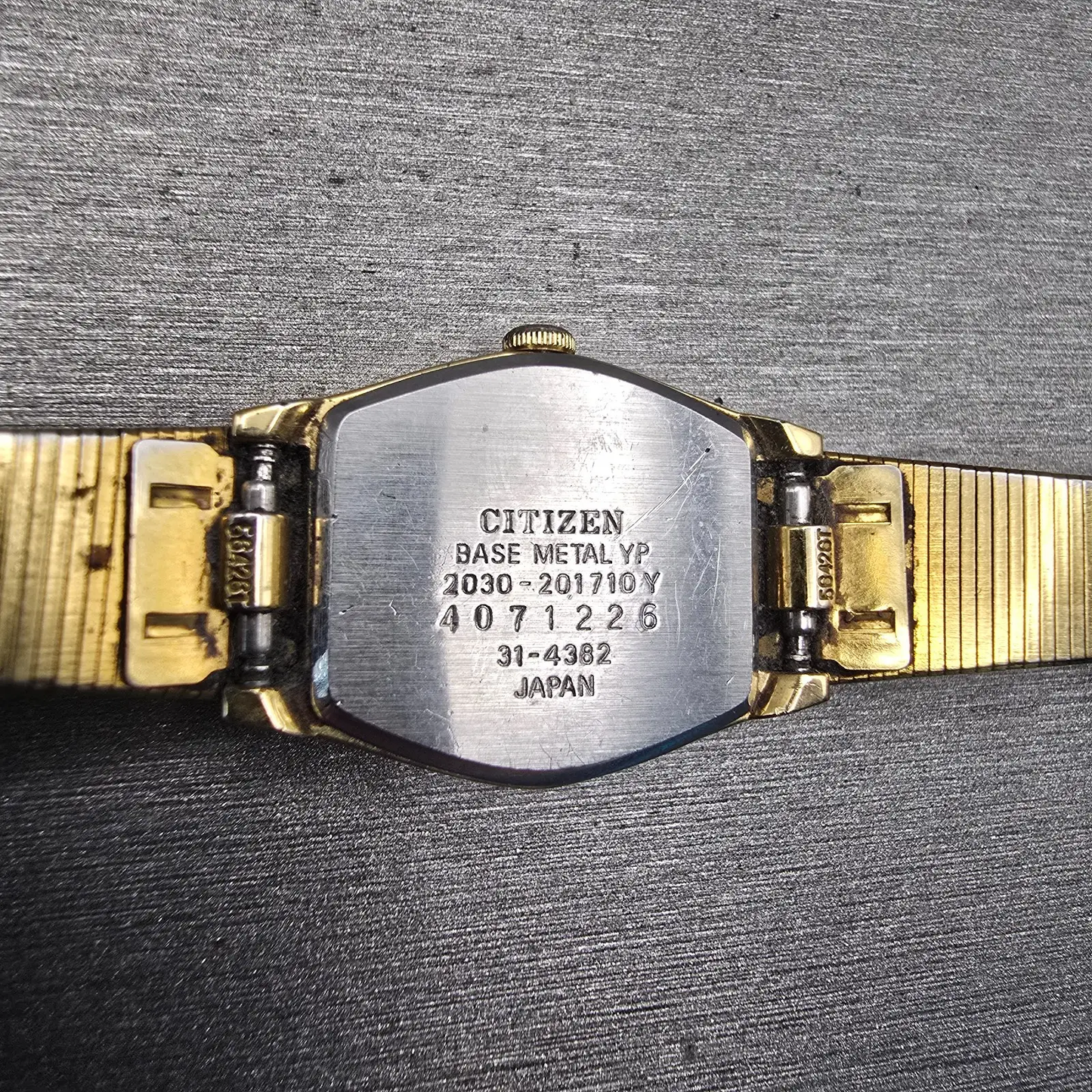 Citizen CQ Watch Women 19mm Gold Dial Gold Tone Hexagon 2030-201710 New Battery10