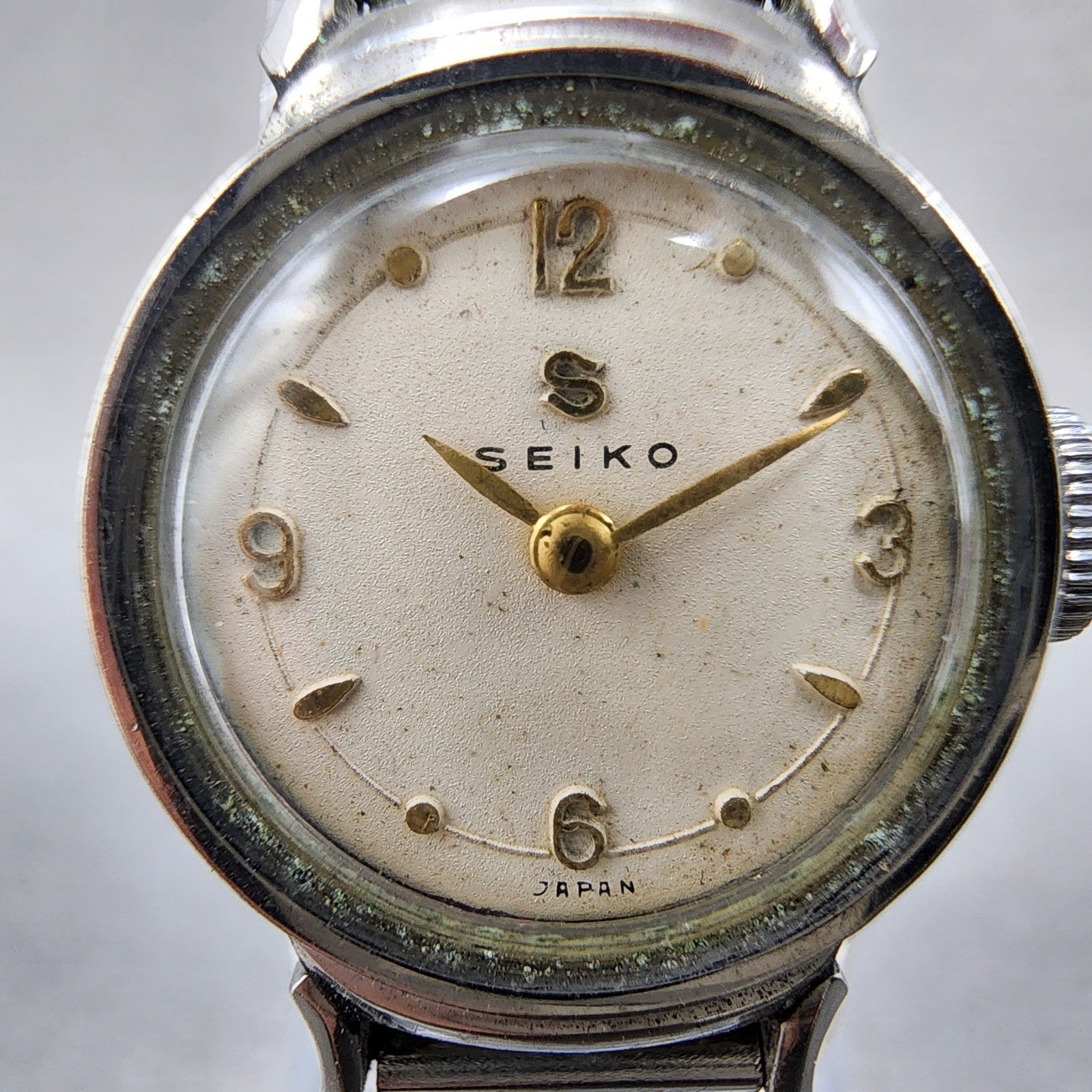 Seiko Manual Watch Women 18mm White Dial Silver Tone Round SP14 Runs1
