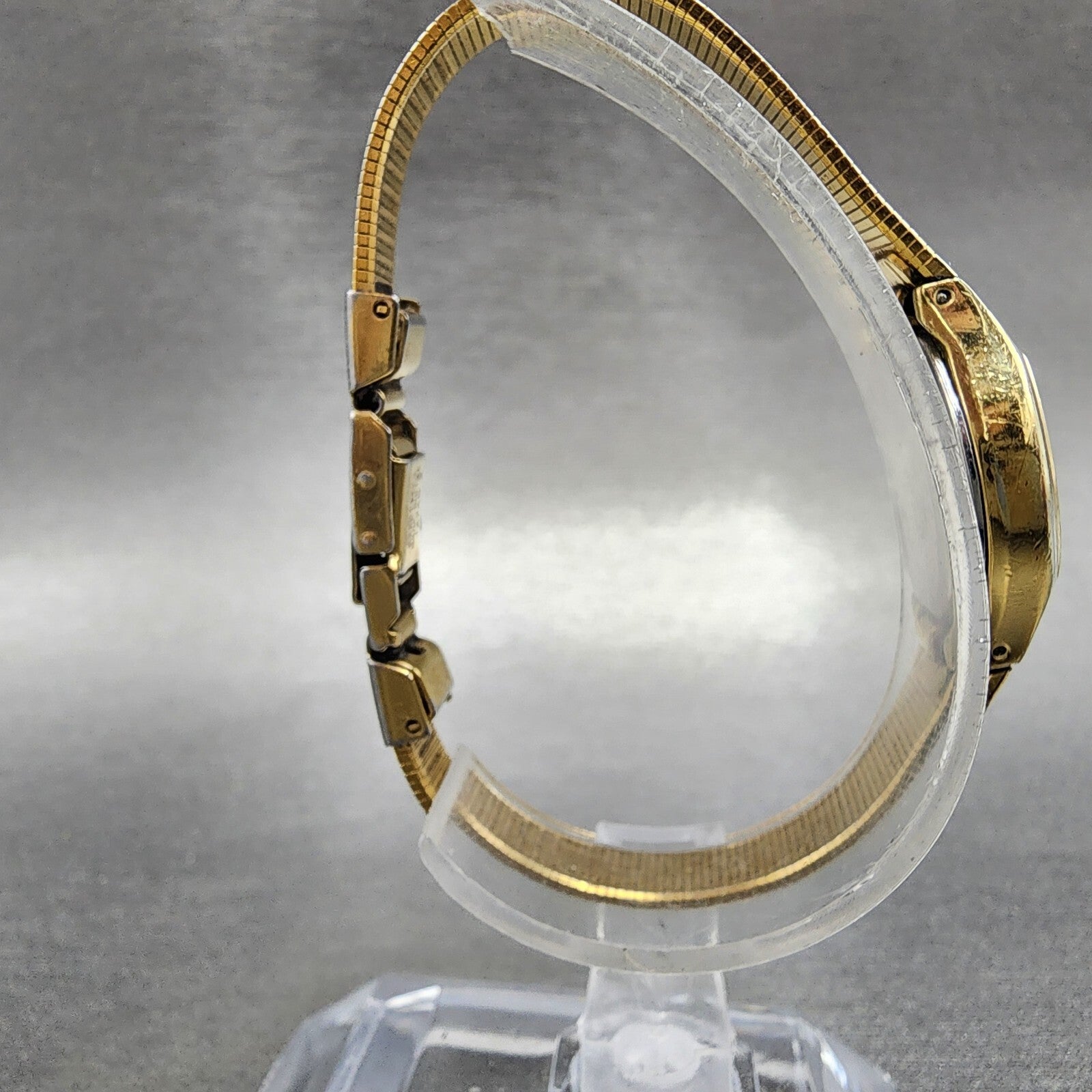 Seiko Watch Women 17mm Gold Dial Gold Tone Hexagon 2P215A29 New Battery8