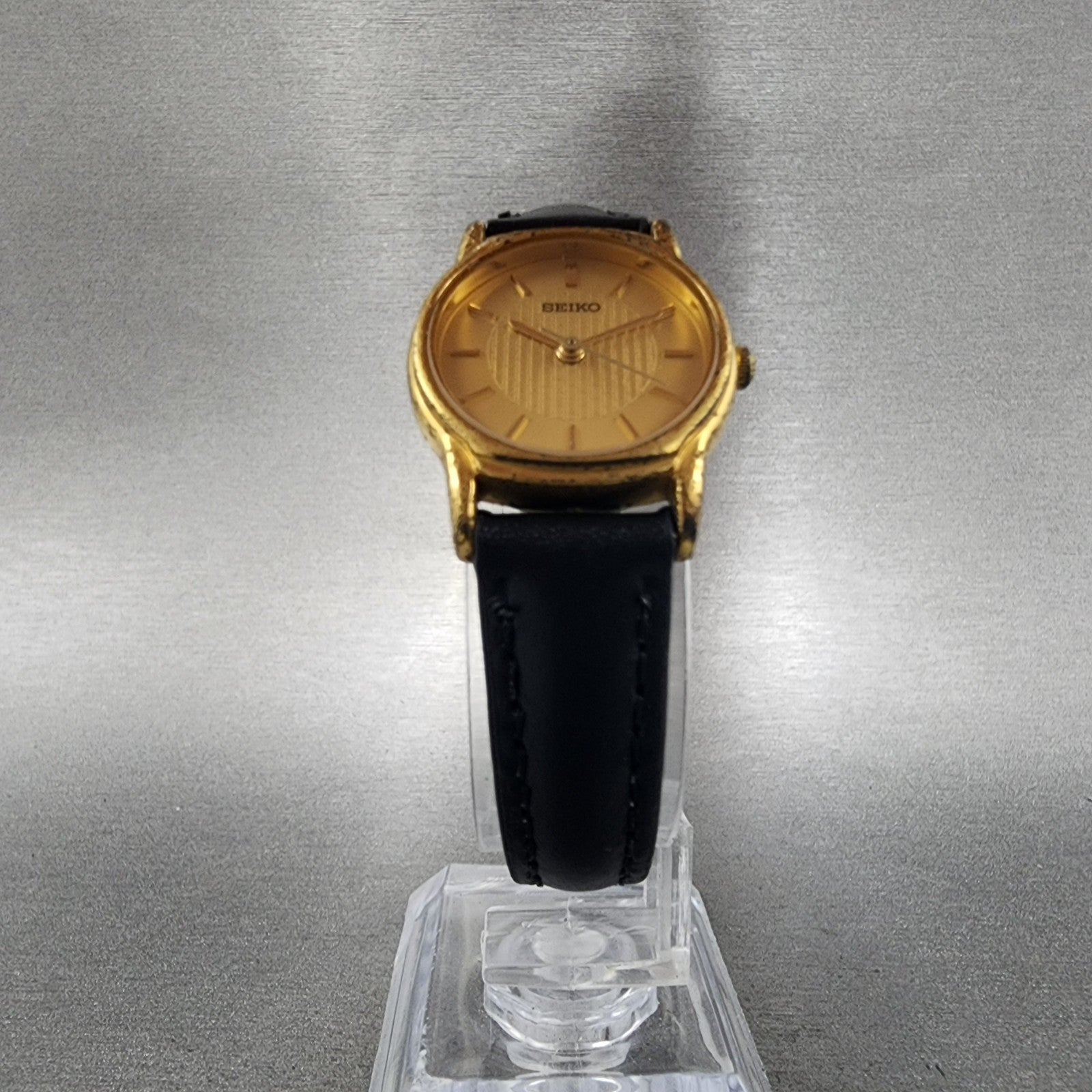 Seiko Watch Women 22mm Champagne Dial Gold Tone Round V701A110 New Battery5