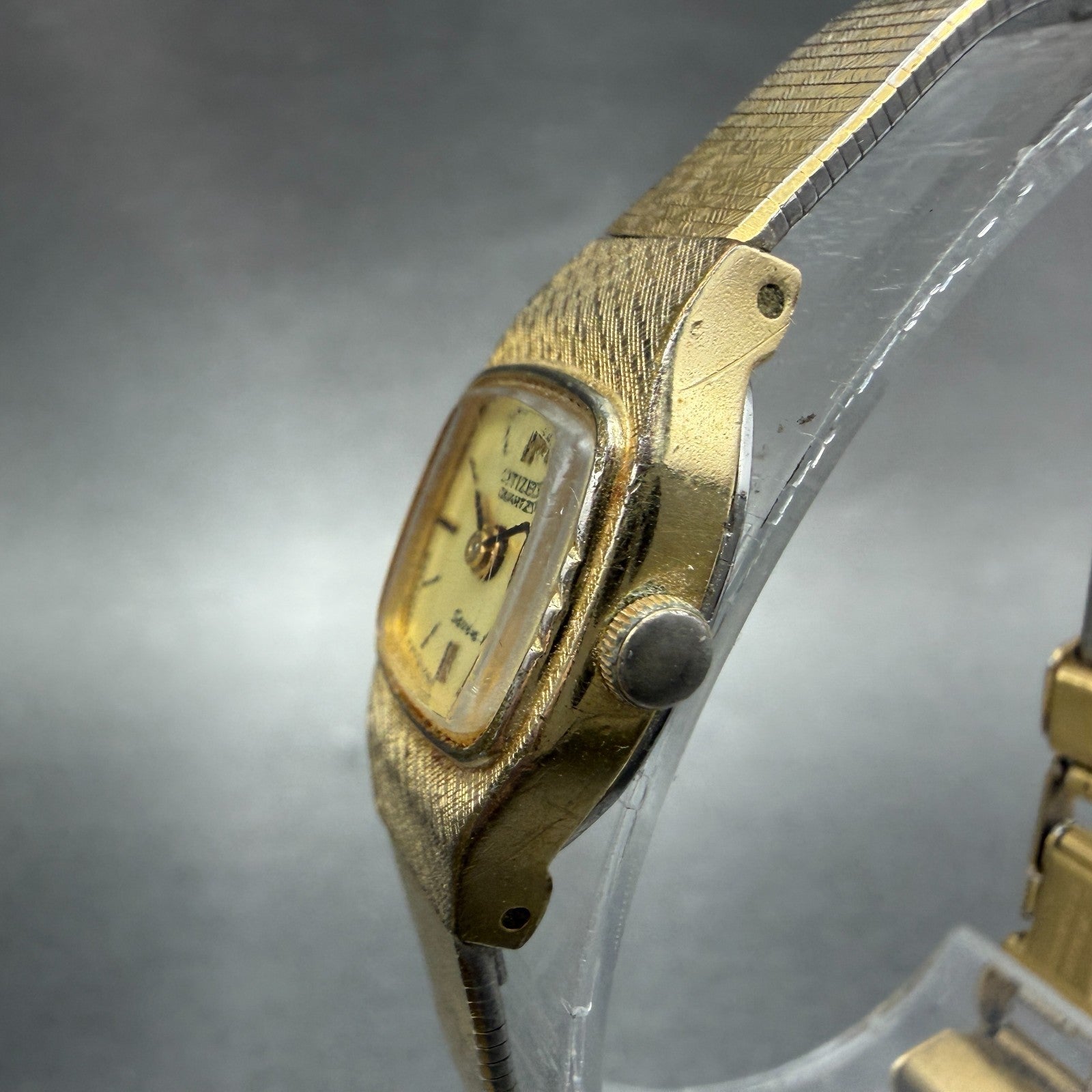 Citizen Seven Watch Women 16mm Champagne Dial Gold Tone 3220-949633 New Battery2
