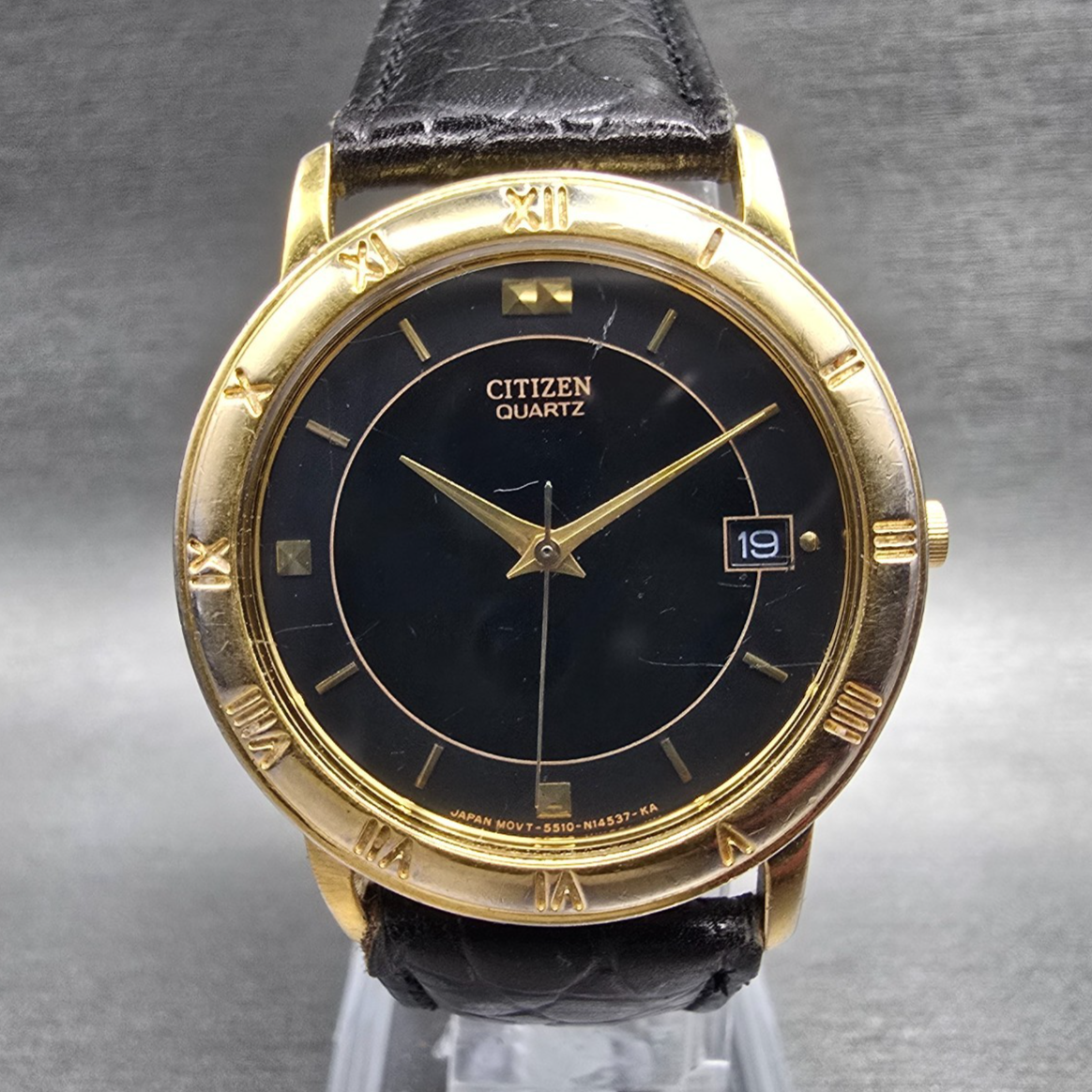 Citizen Watch Men 33mm Black Dial Gold Date Round 5510-S36963 New Battery VTG0