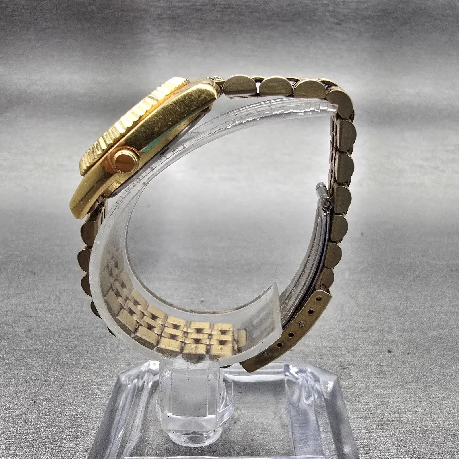 Seiko Watch Women 24mm Gold Dial Gold Tone Daydate Round 7N83-0049 New Battery6