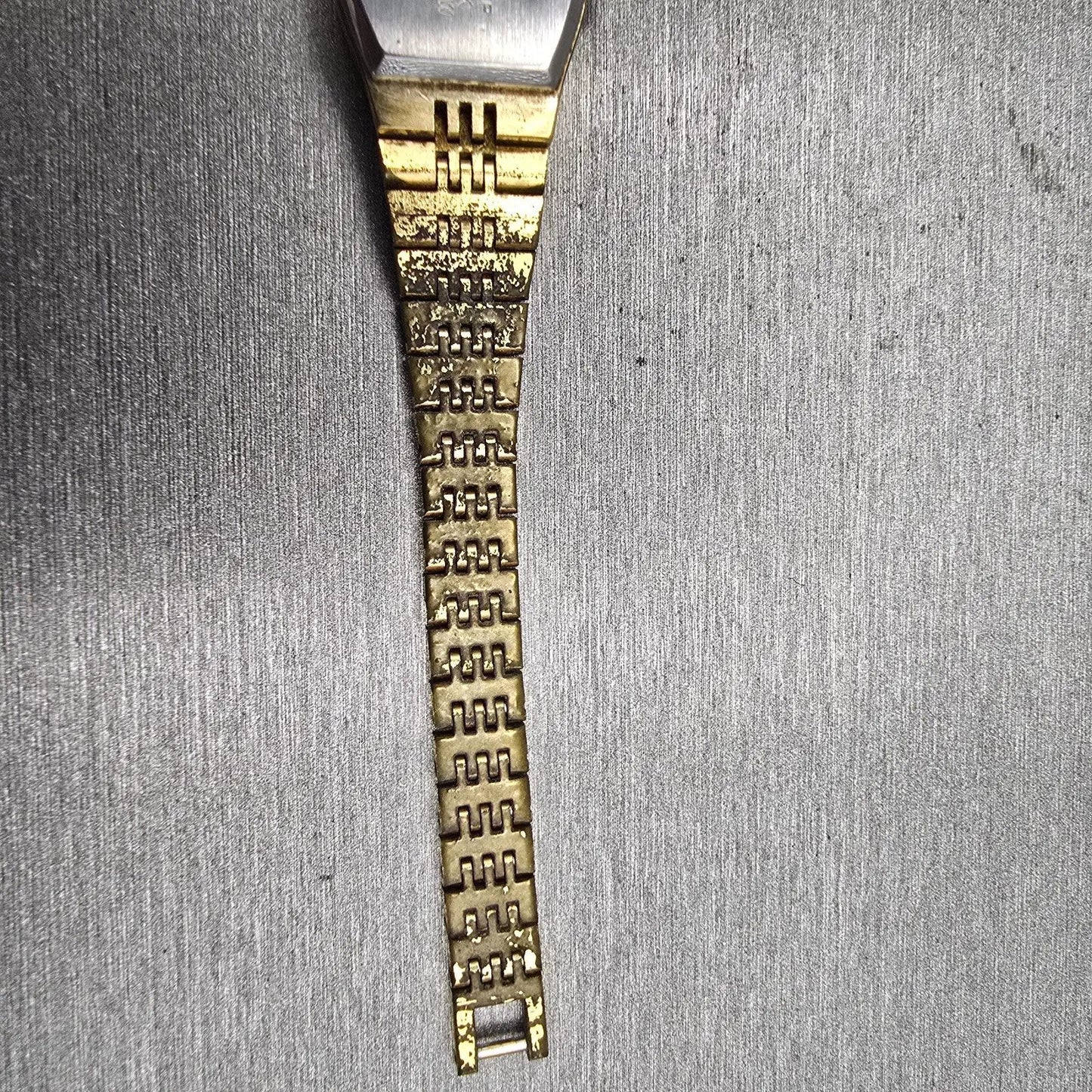 Citizen CQ Watch Women 25mm Champagne Dial Gold Tone 4-0403255 New Battery VTG12