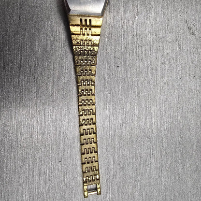 Citizen CQ Watch Women 25mm Champagne Dial Gold Tone 4-0403255 New Battery VTG12