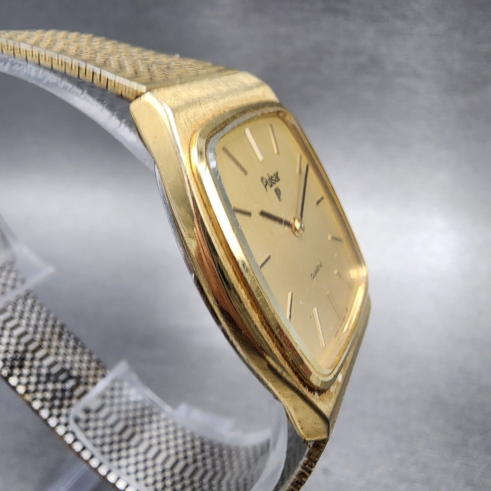 Pulsar Tank Watch Men 31mm Gold Dial Gold Tone Rectangle Y1005599 New battery3