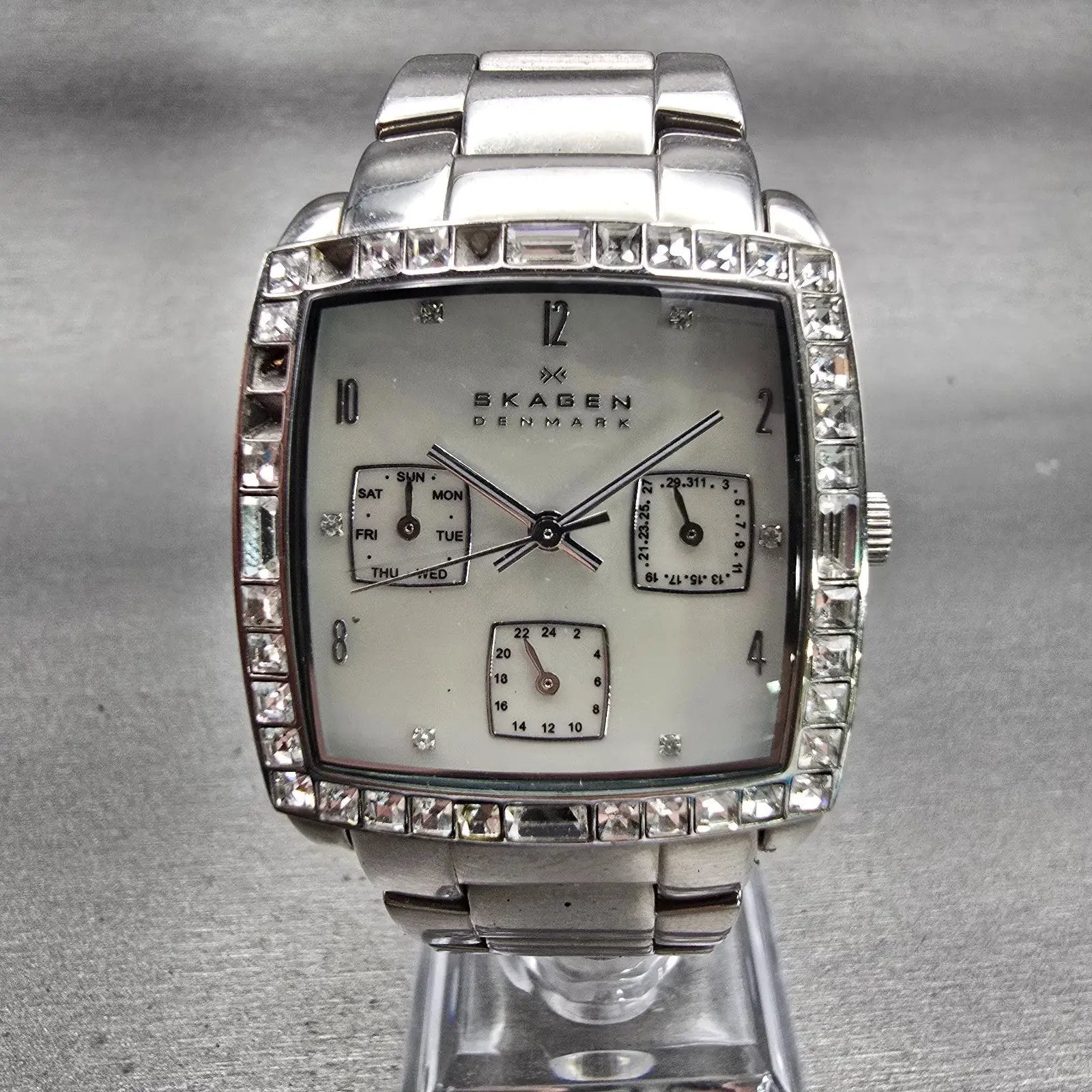 Skagen Denmark Watch Women 31mm MOP Dial Silver Tone Rectangle 520SSX New Batt0