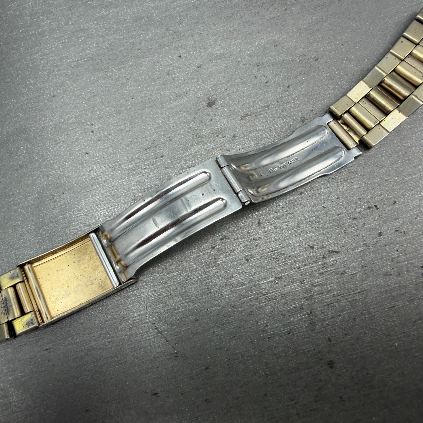 Seiko Bracelet 20mm Stainless Steel Gold Tone Tri Folding Clasp Vintage S100314