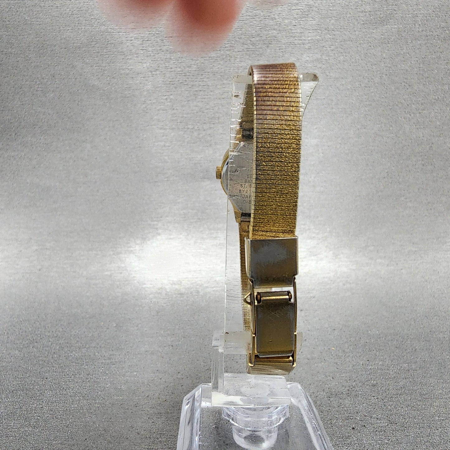 Seiko Watch Women 20mm Black Dial Gold Tone Round 8Y210020 New Battery7